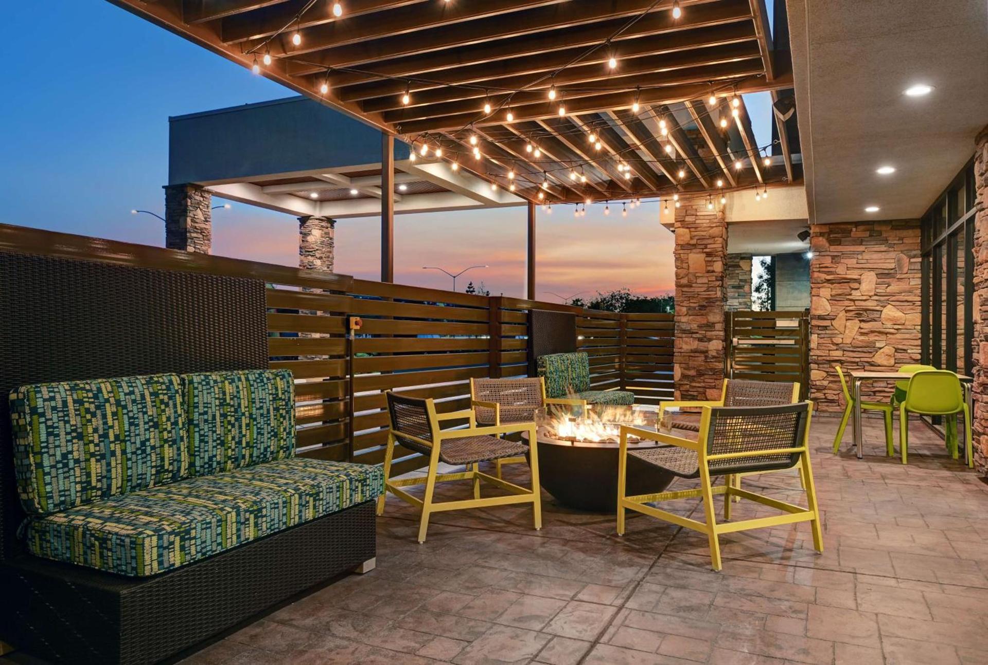 Home2 Suites By Hilton Tracy, Ca photo 2