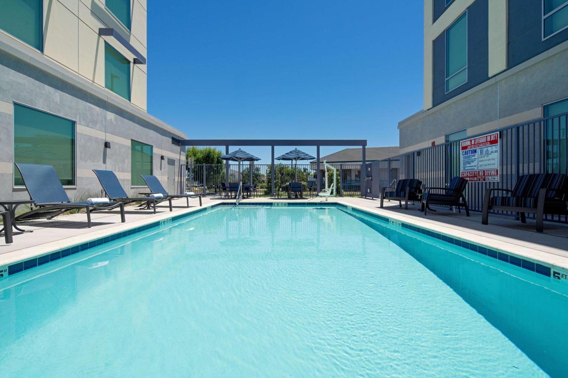 Hampton Inn & Suites Gilroy, Ca photo 6