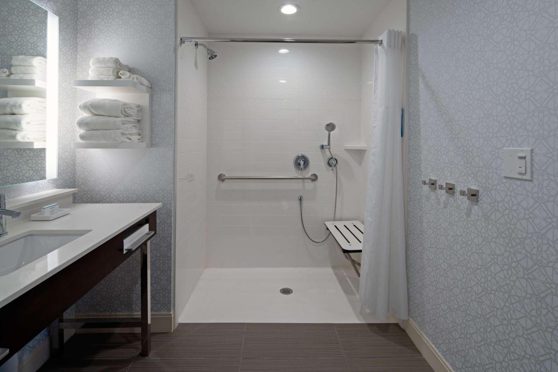 Hampton Inn & Suites Gilroy, Ca photo 15