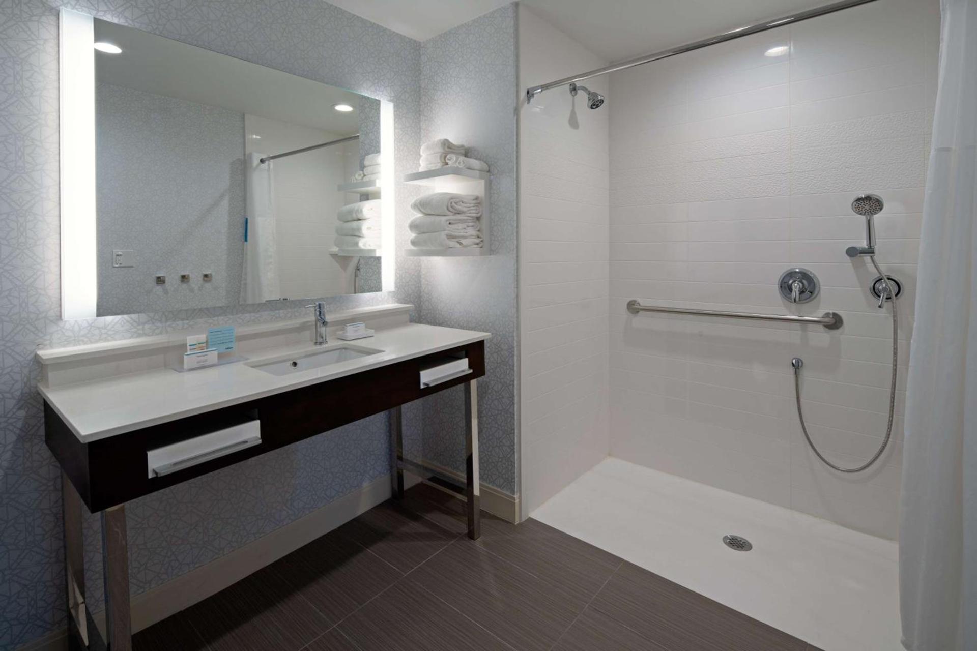 Hampton Inn & Suites Gilroy, Ca photo 17