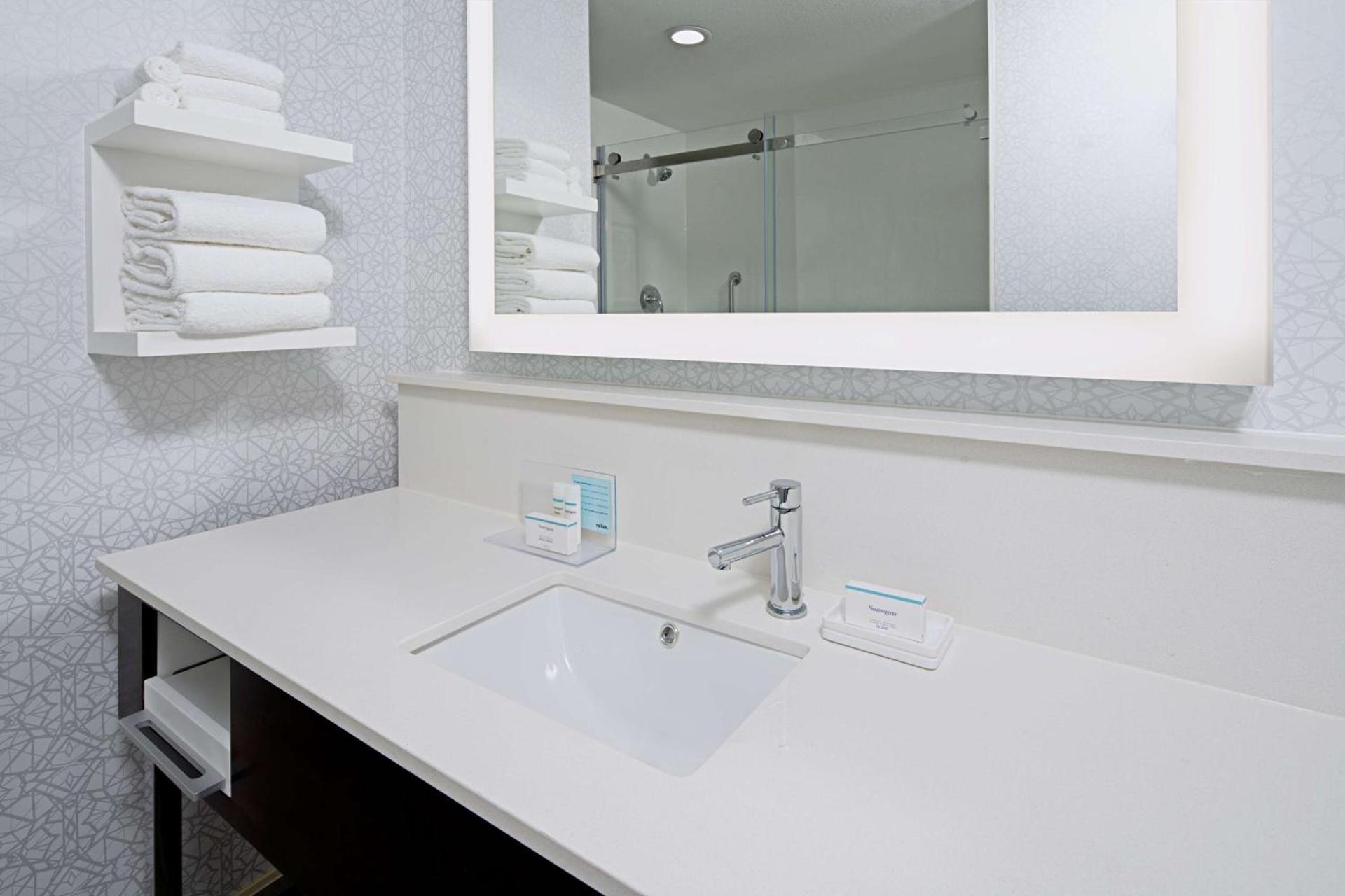 Hampton Inn & Suites Gilroy, Ca photo 21