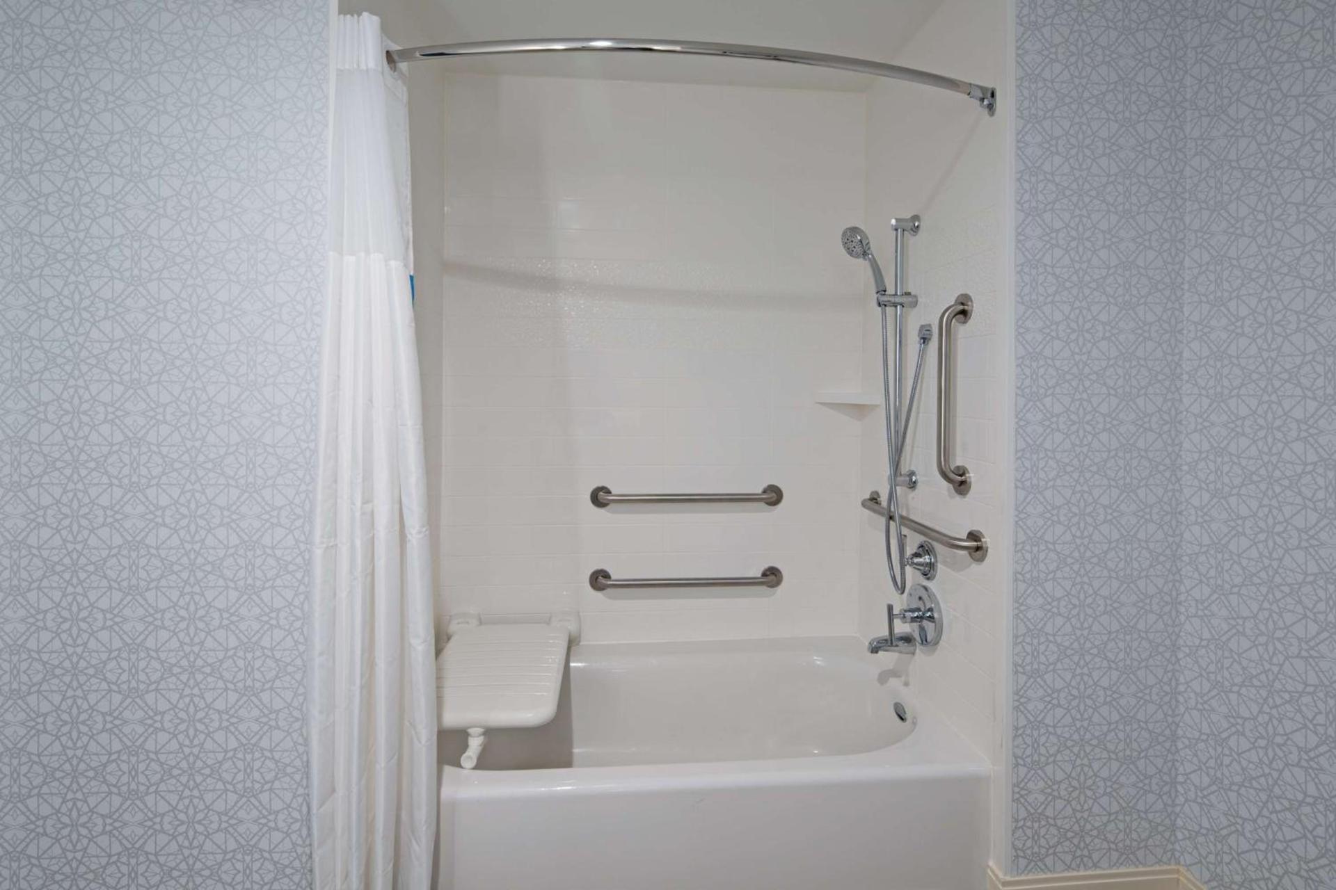 Hampton Inn & Suites Gilroy, Ca photo 30