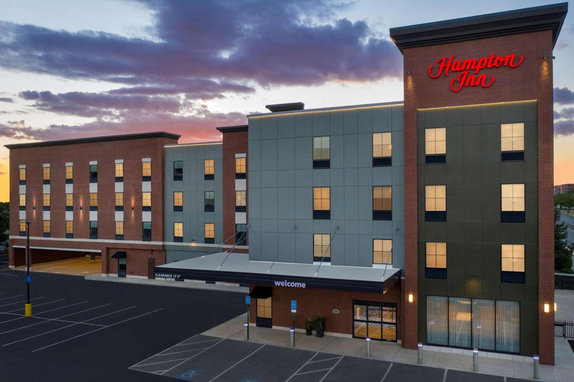 Hampton Inn Boston Logan Airport Chelsea photo 3