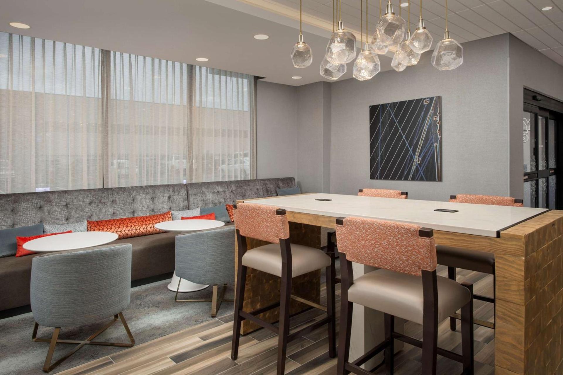 Hampton Inn Boston Logan Airport Chelsea photo 4