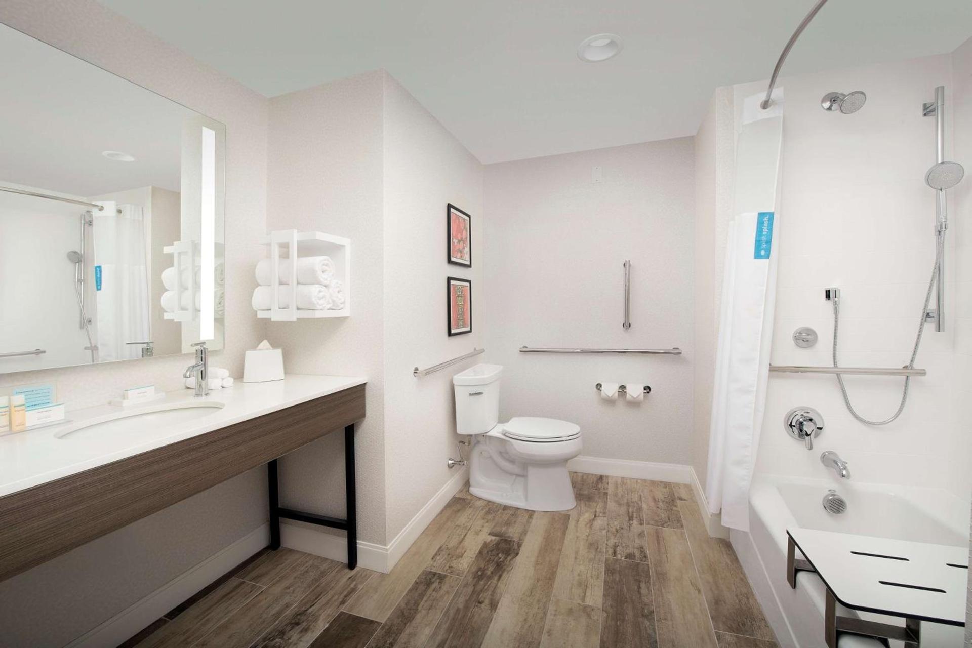 Hampton Inn Boston Logan Airport Chelsea photo 17