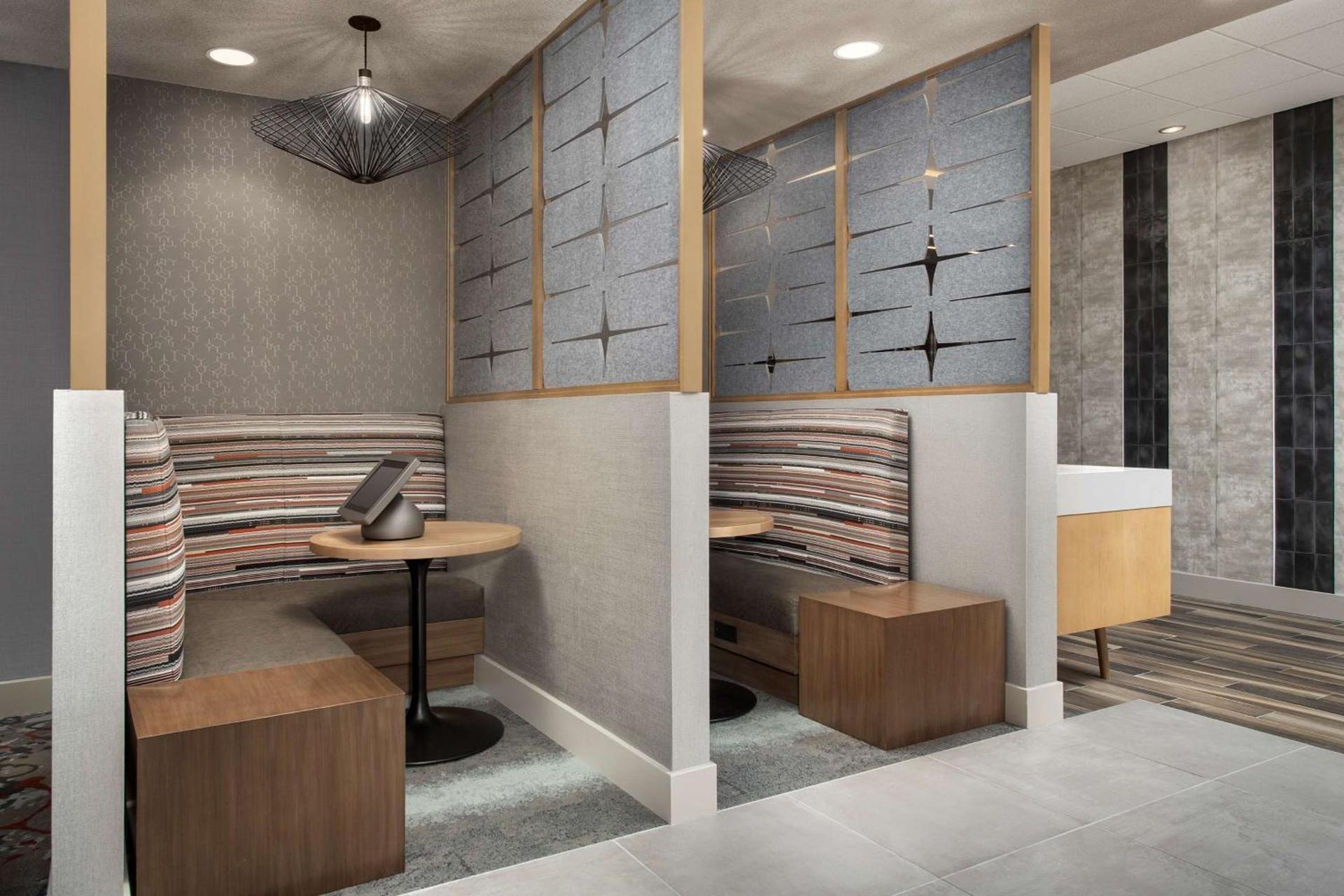 Hampton Inn Boston Logan Airport Chelsea photo 29