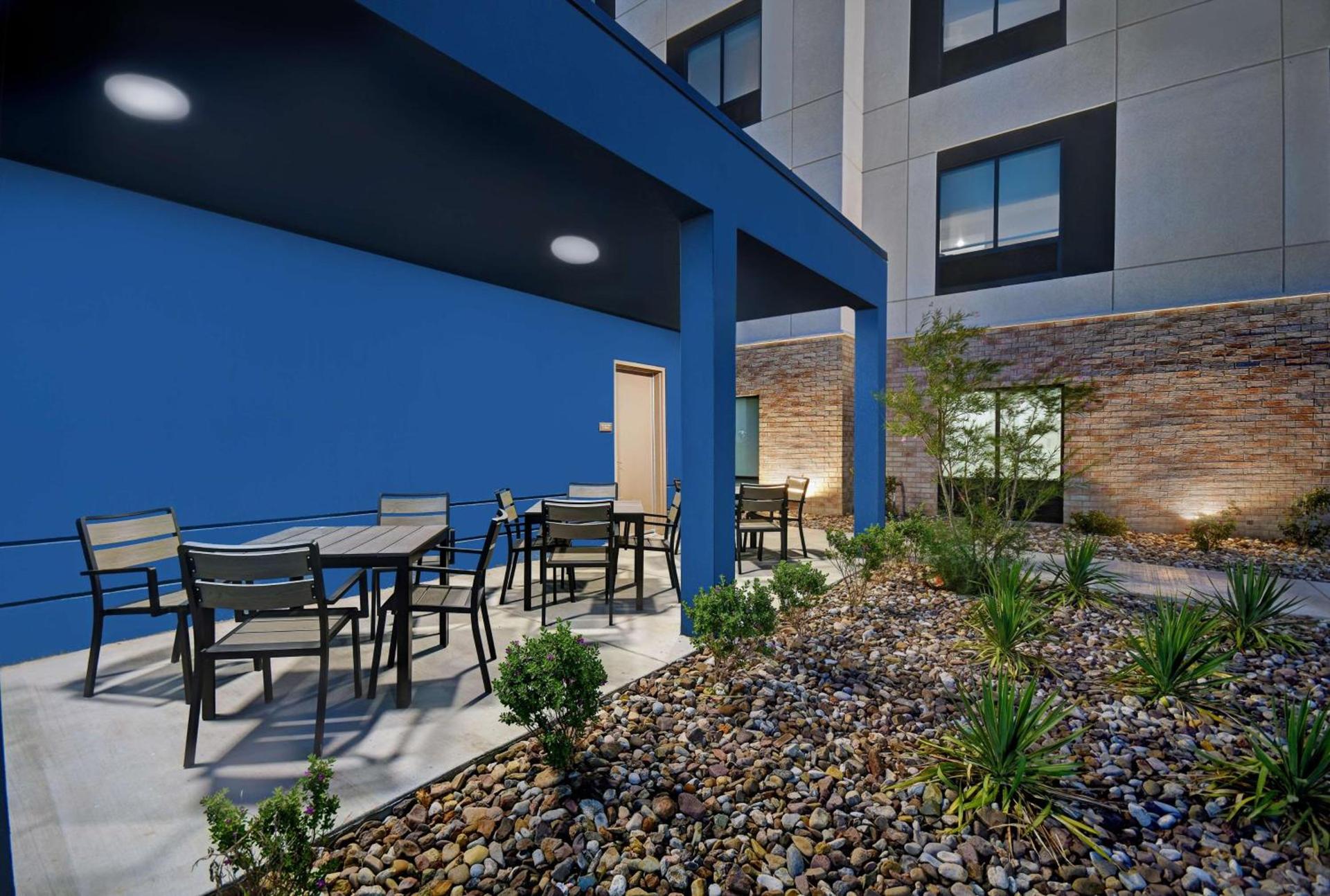 Hampton Inn Midland South, Tx photo 6