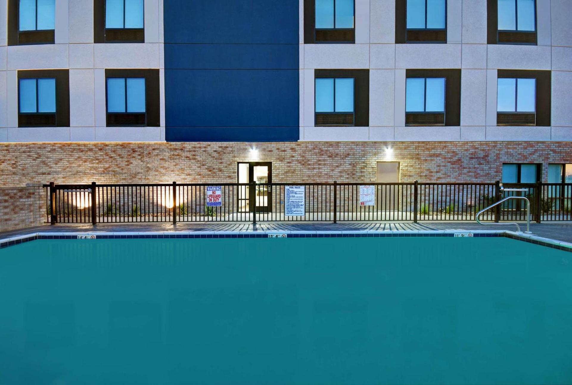 Hampton Inn Midland South, Tx photo 12