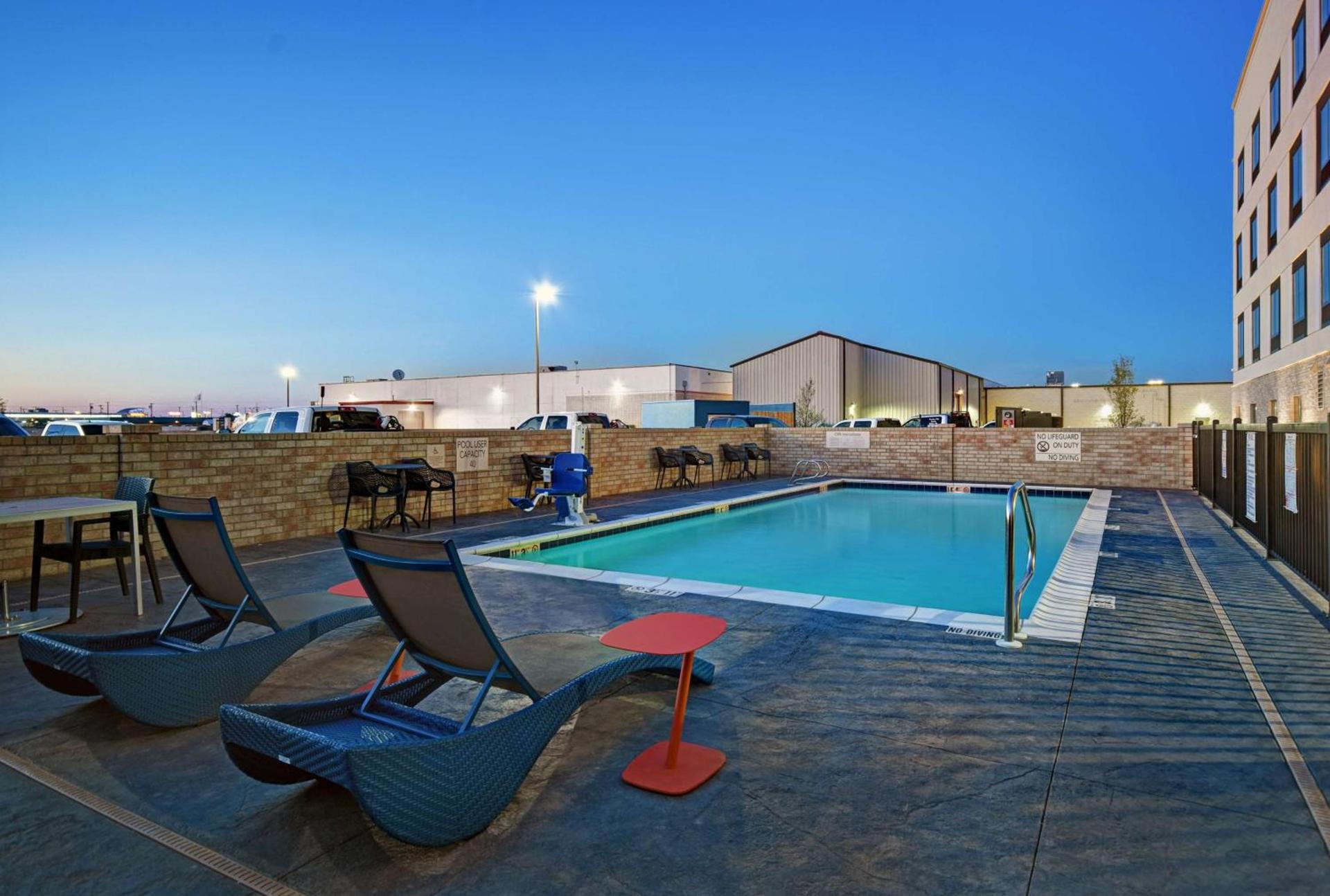 Hampton Inn Midland South, Tx photo 13