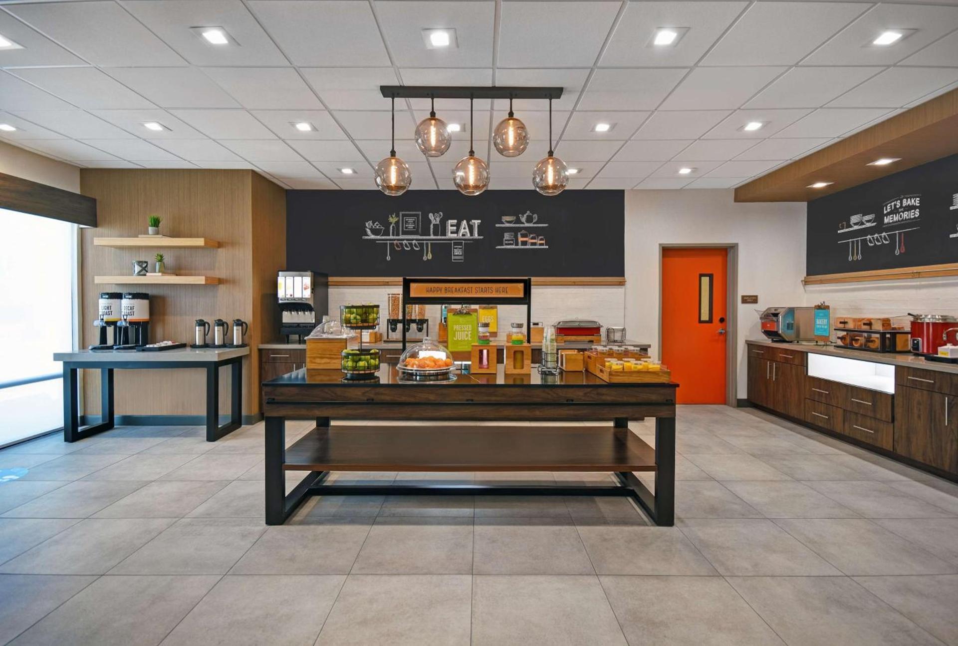 Hampton Inn Midland South, Tx photo 17