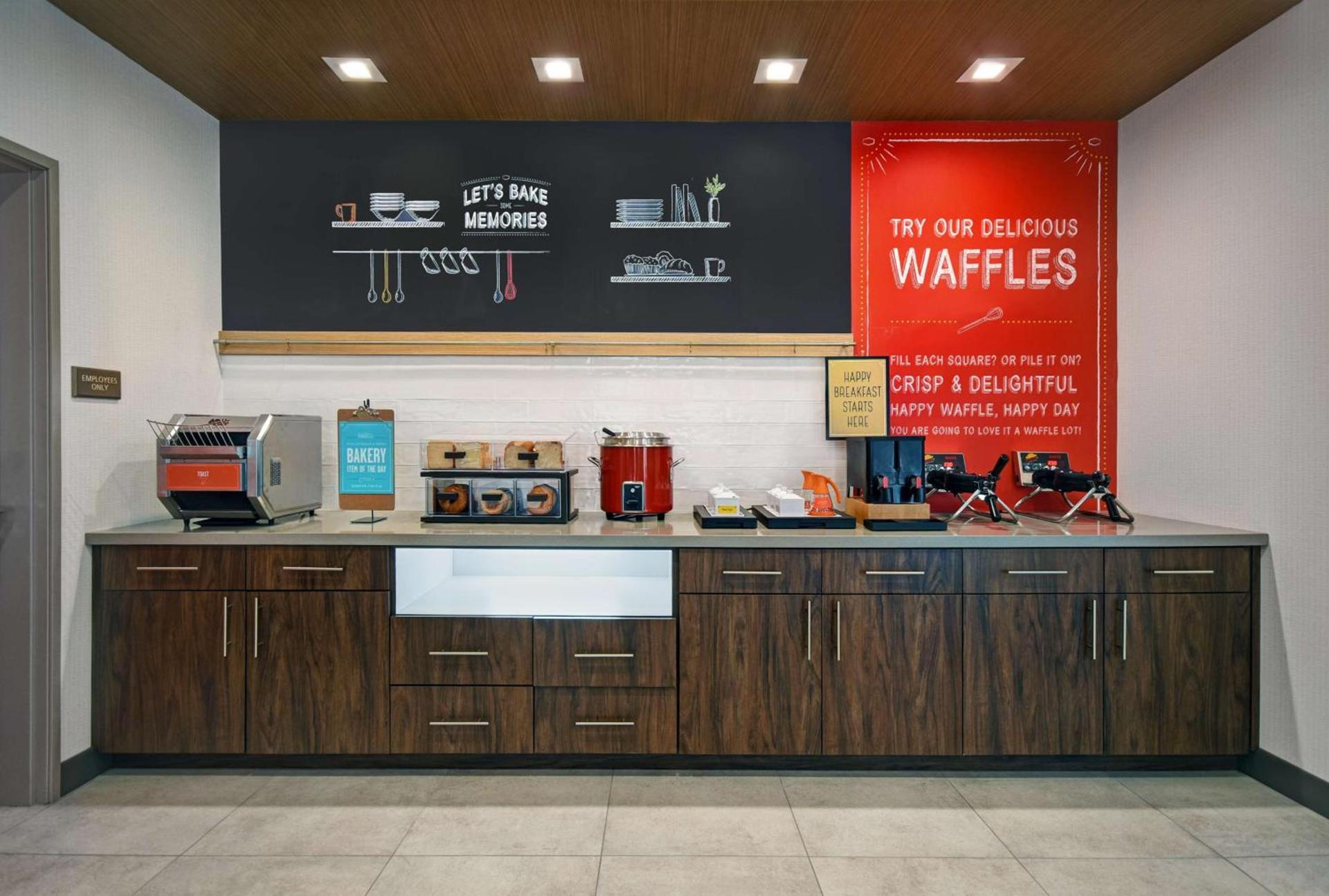 Hampton Inn Midland South, Tx photo 20