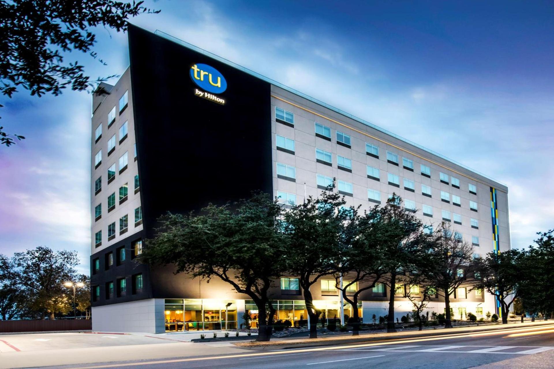 Tru By Hilton Dallas Market Center photo 39