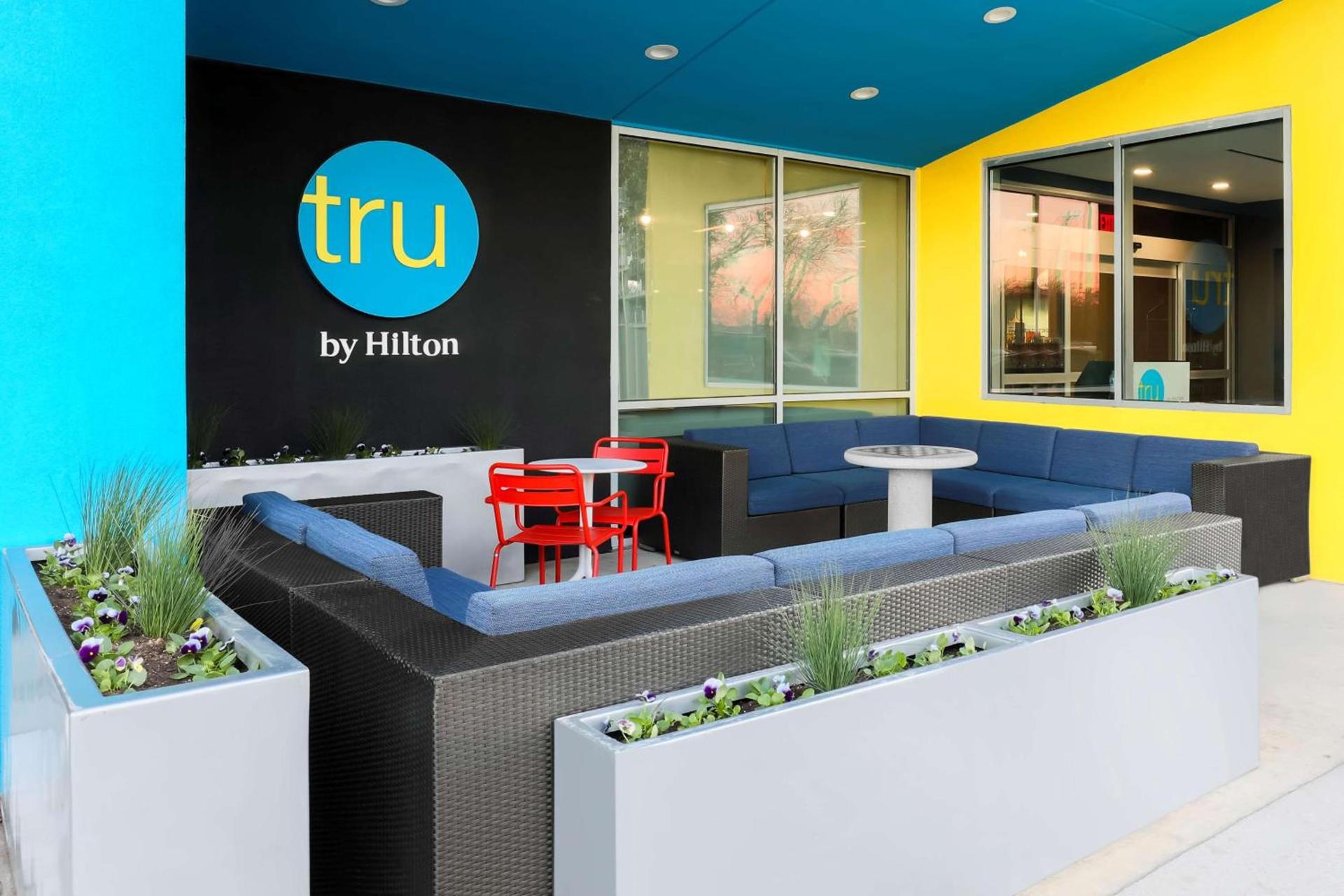 Tru By Hilton Dallas Market Center photo 3
