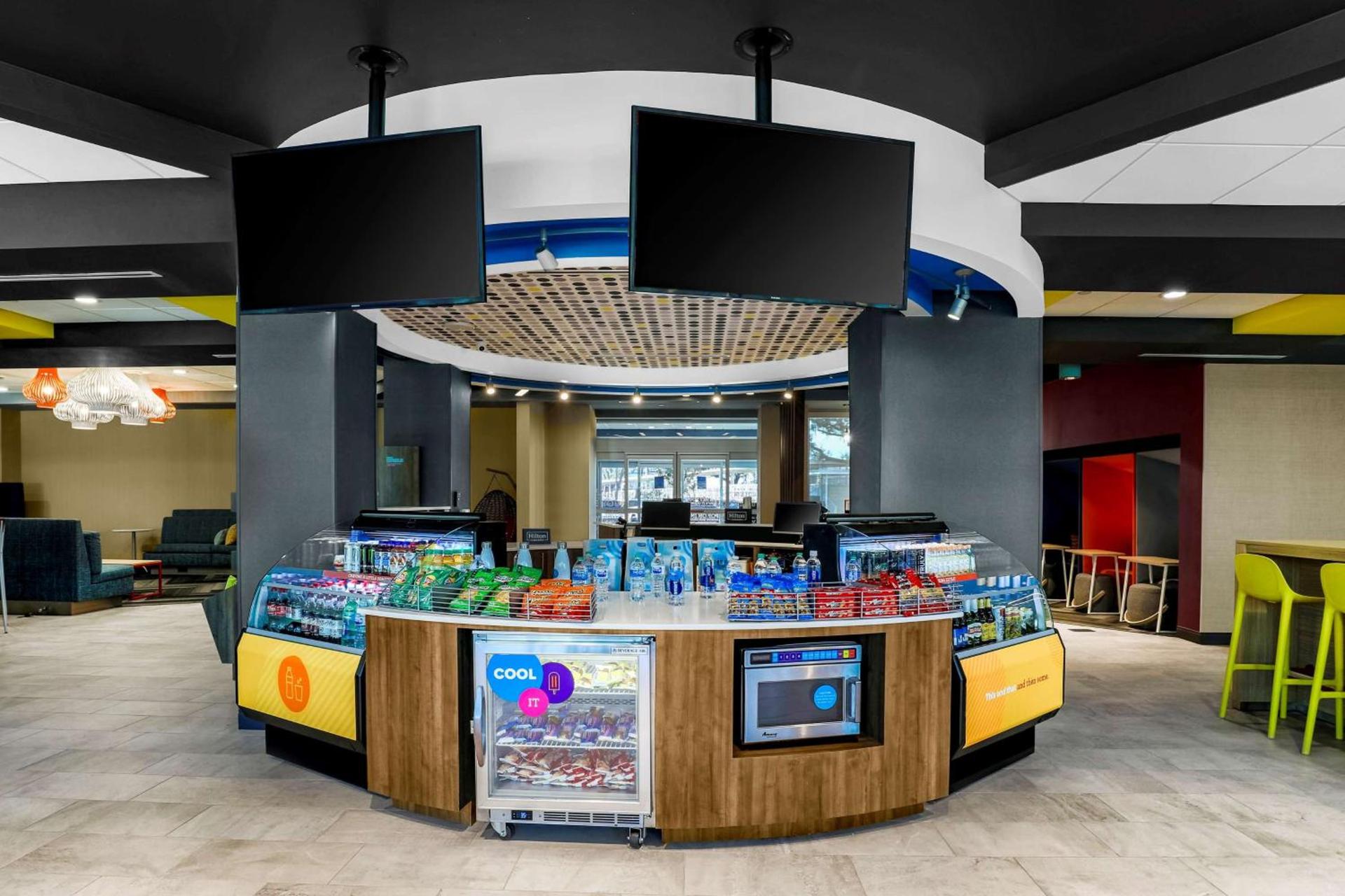 Tru By Hilton Dallas Market Center photo 7