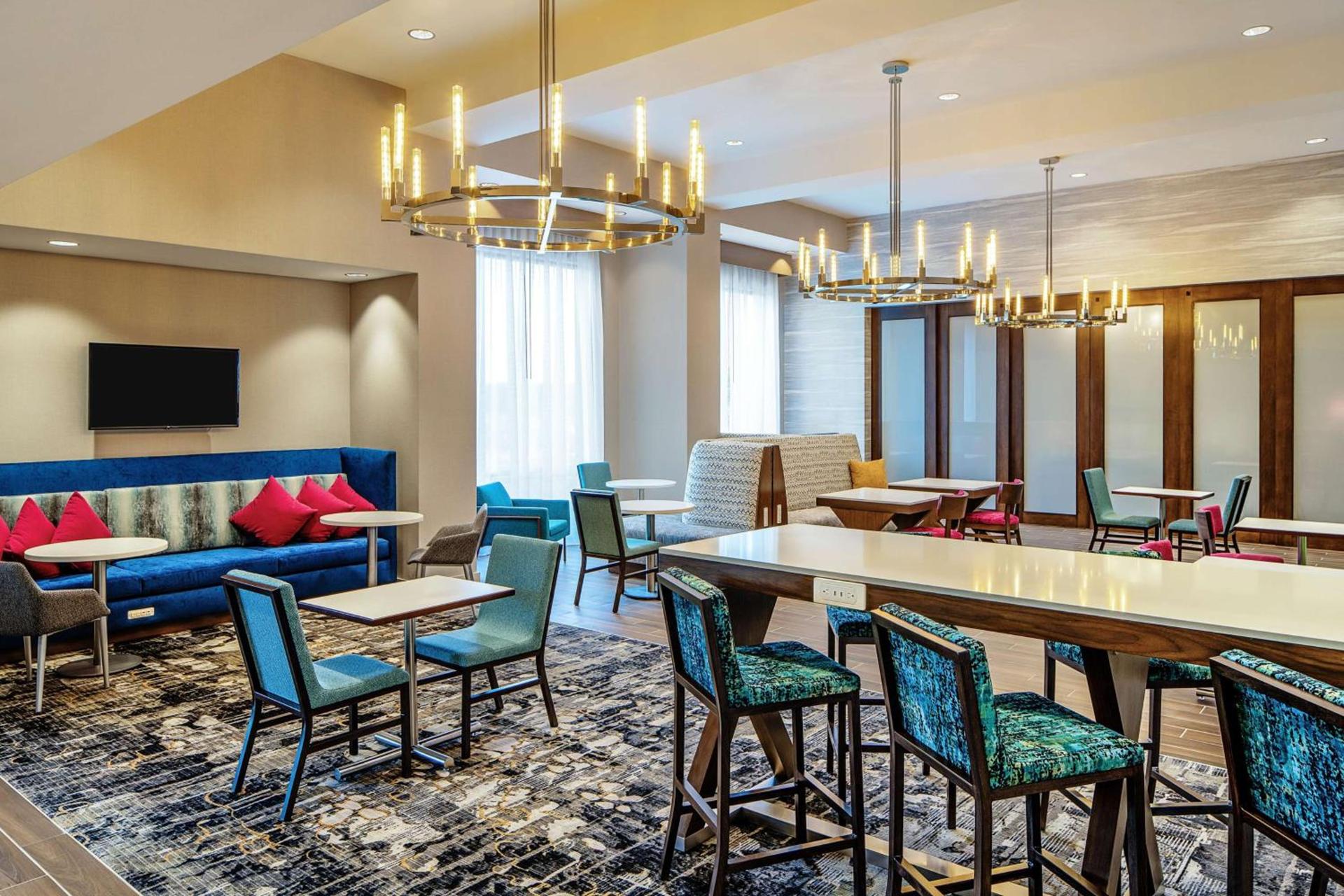 Hampton Inn & Suites Raleigh Midtown, NC photo 3