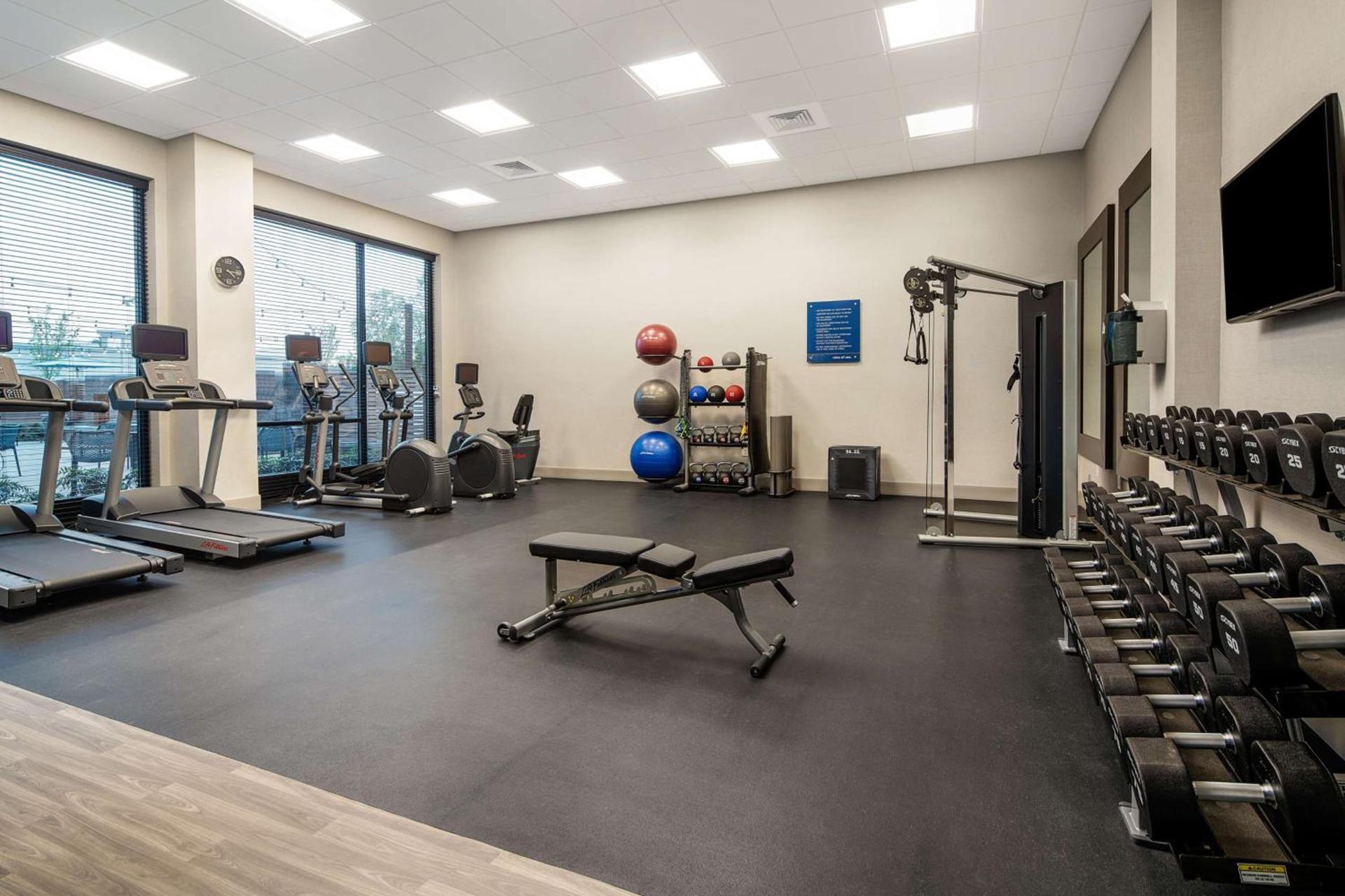 Hampton Inn & Suites Raleigh Midtown, NC photo 10