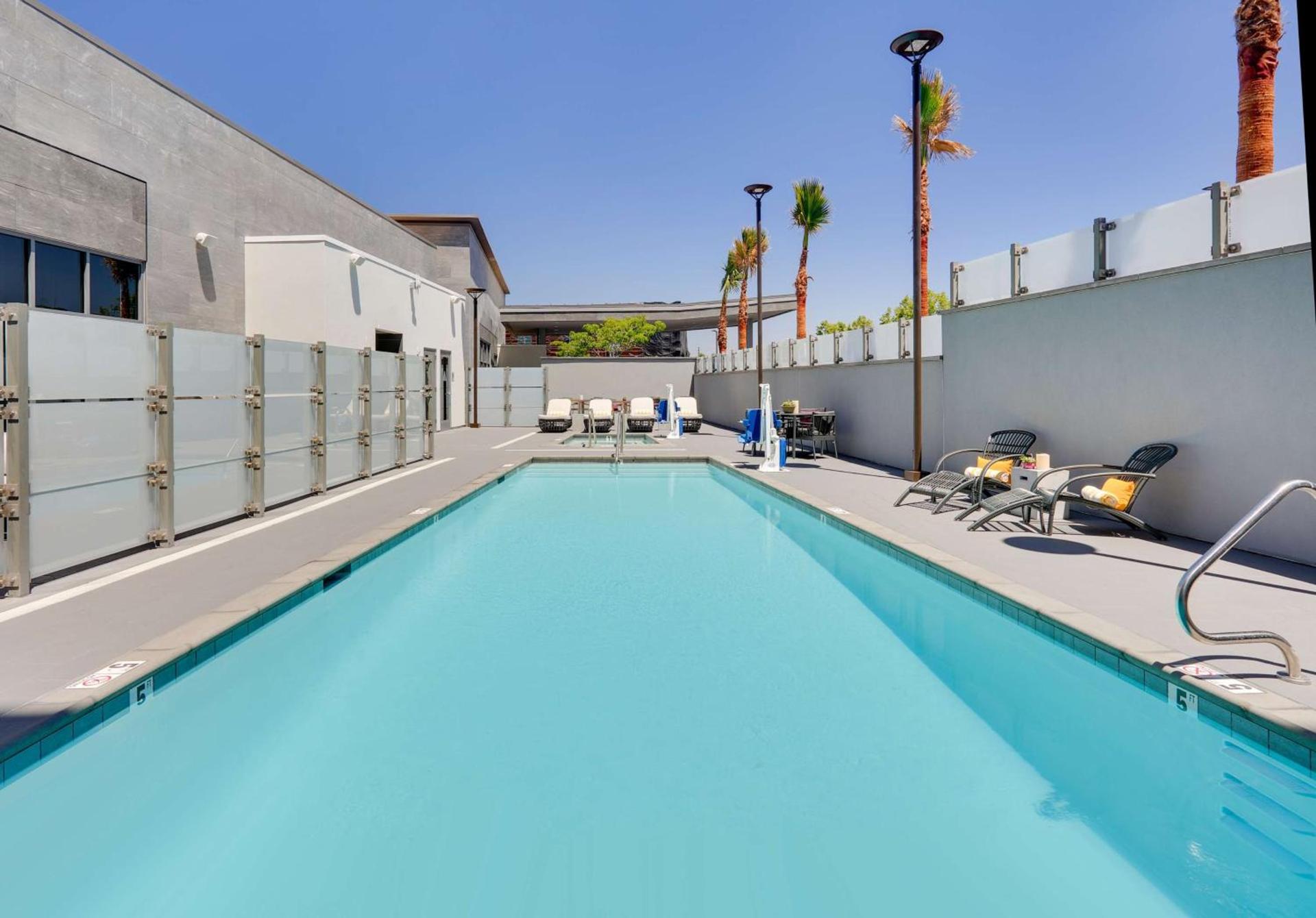 Hampton Inn by Hilton Irvine Spectrum Lake Forest photo 5