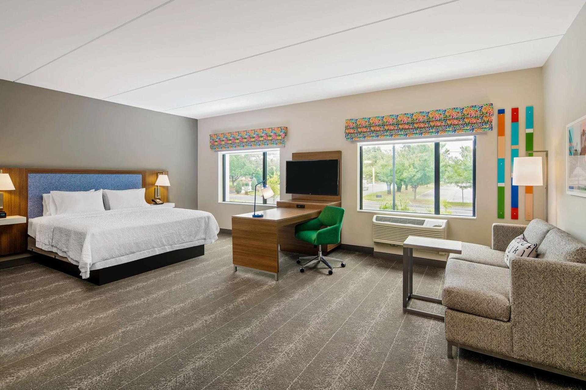Hampton Inn & Suites Raleigh Midtown, NC photo 13