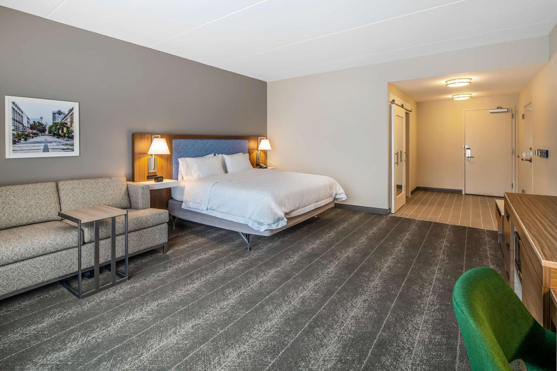Hampton Inn & Suites Raleigh Midtown, NC photo 15