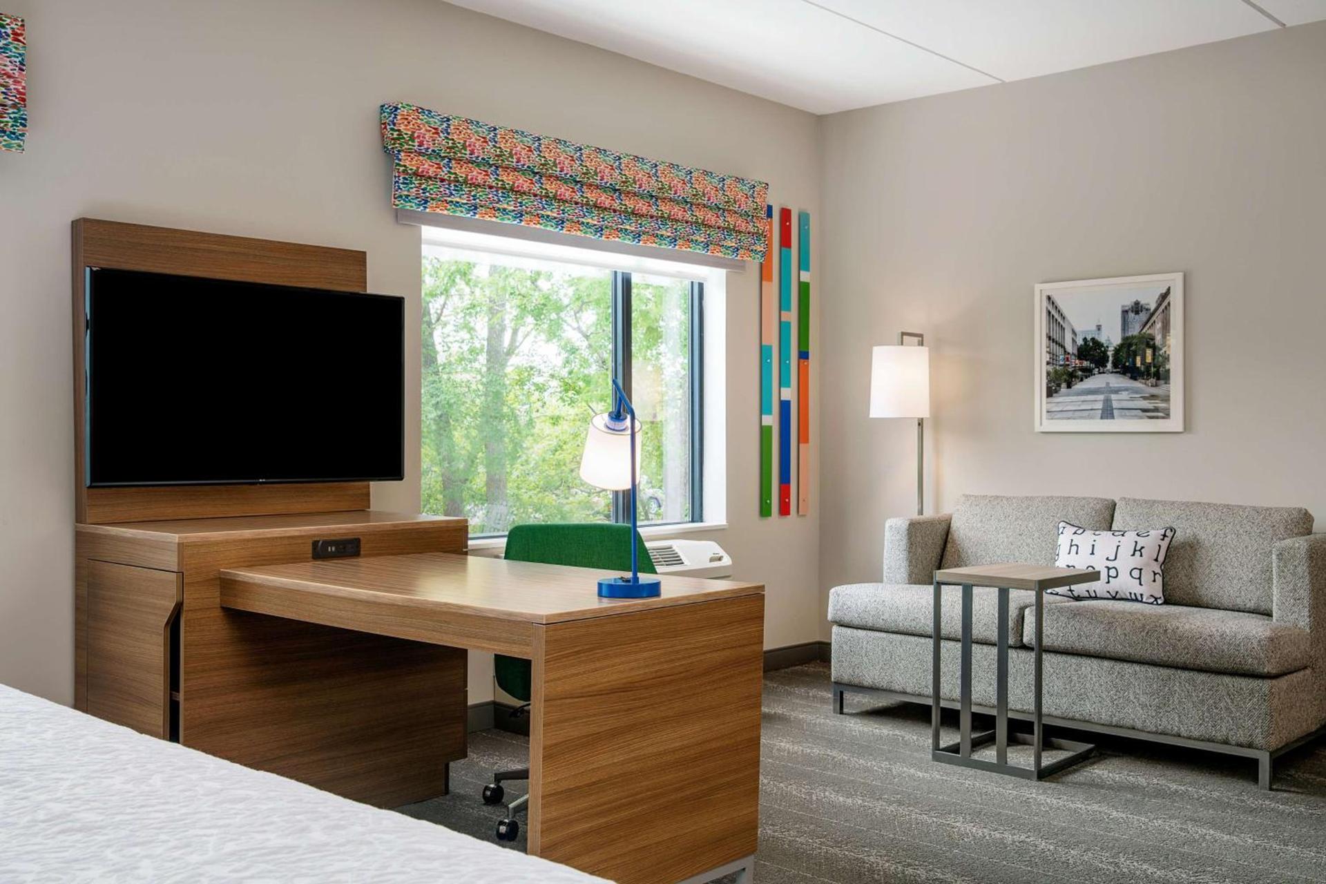 Hampton Inn & Suites Raleigh Midtown, NC photo 18