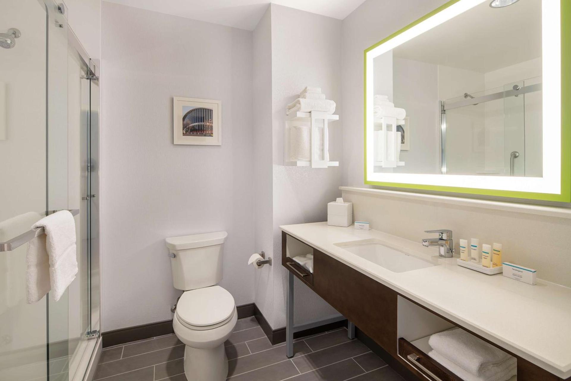 Hampton Inn & Suites Raleigh Midtown, NC photo 24