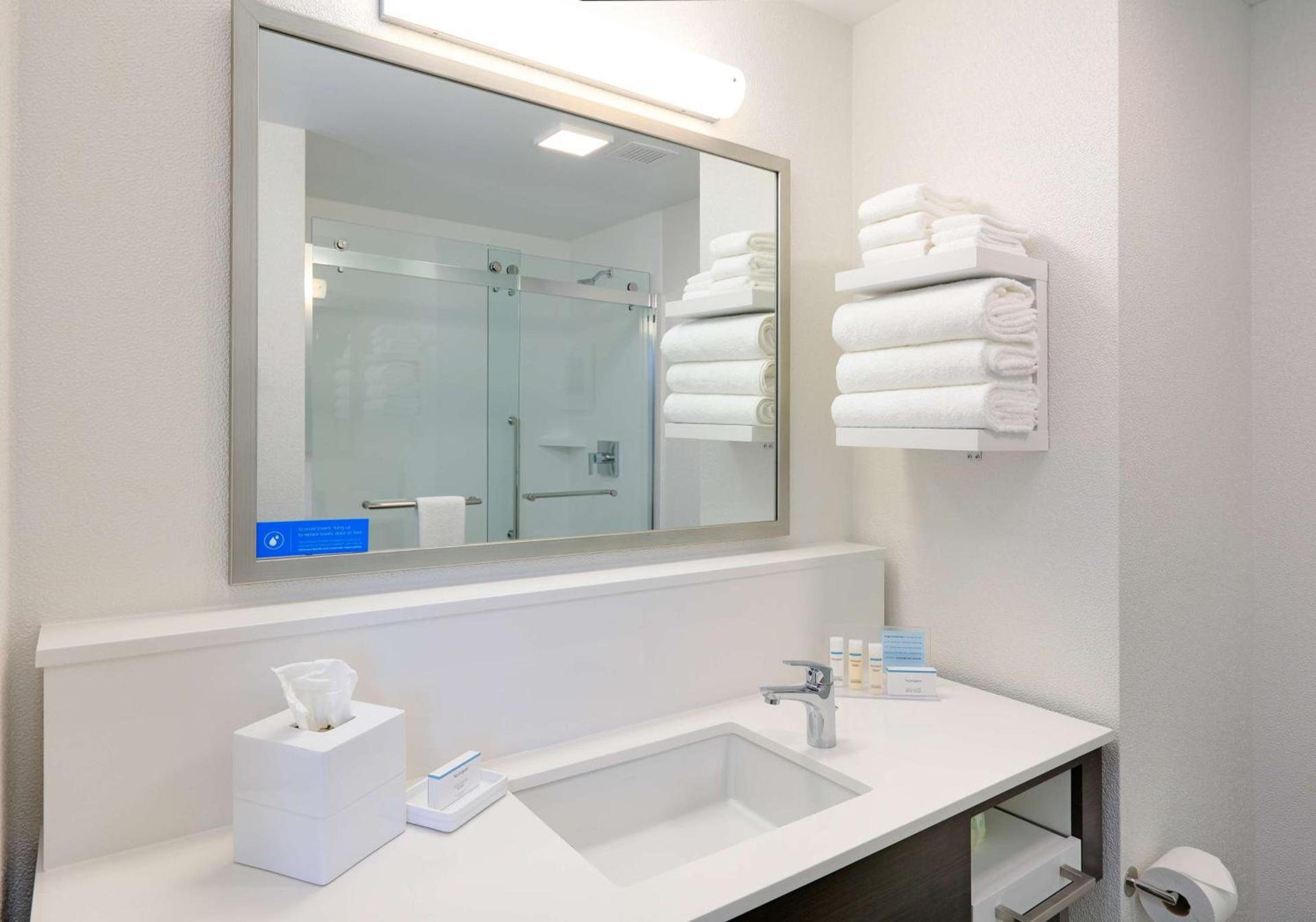 Hampton Inn by Hilton Irvine Spectrum Lake Forest photo 14