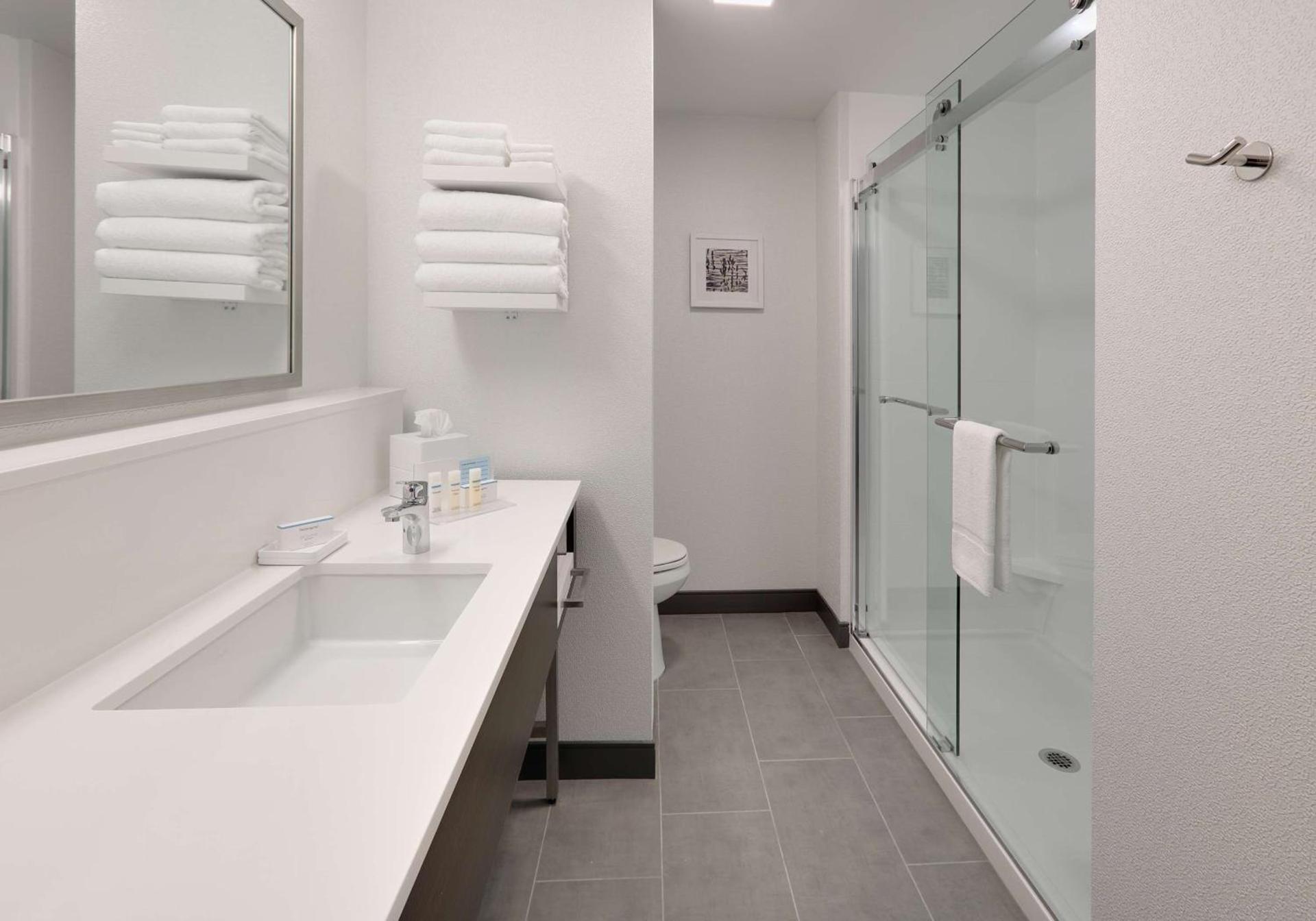 Hampton Inn by Hilton Irvine Spectrum Lake Forest photo 13