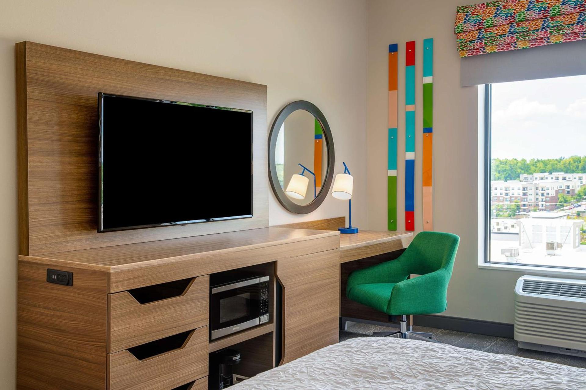 Hampton Inn & Suites Raleigh Midtown, NC photo 28
