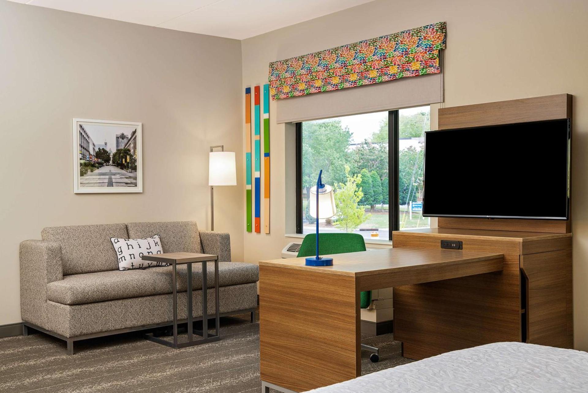 Hampton Inn & Suites Raleigh Midtown, NC photo 30