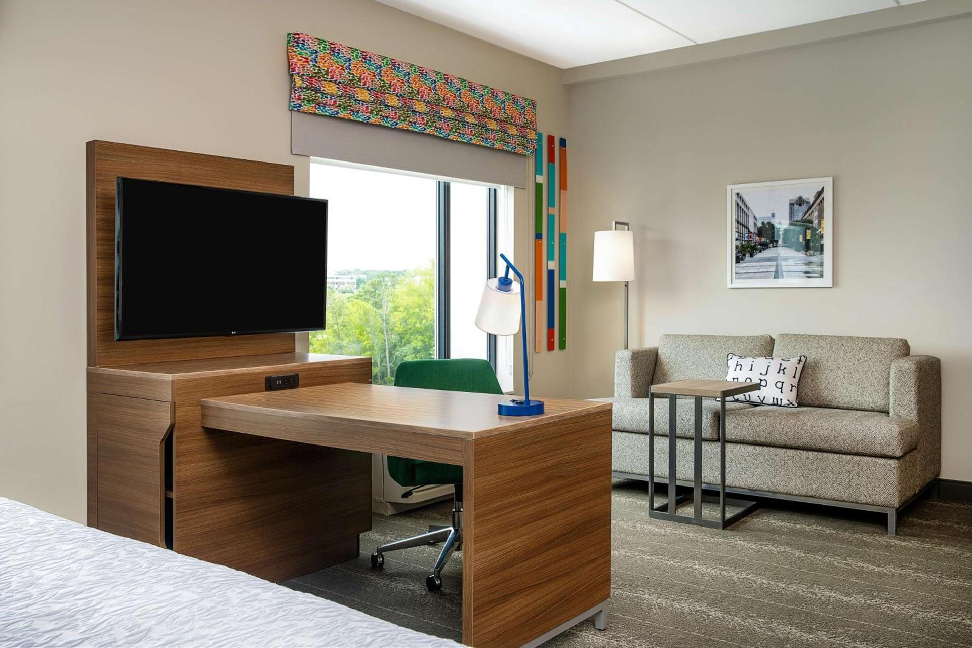 Hampton Inn & Suites Raleigh Midtown, NC photo 32