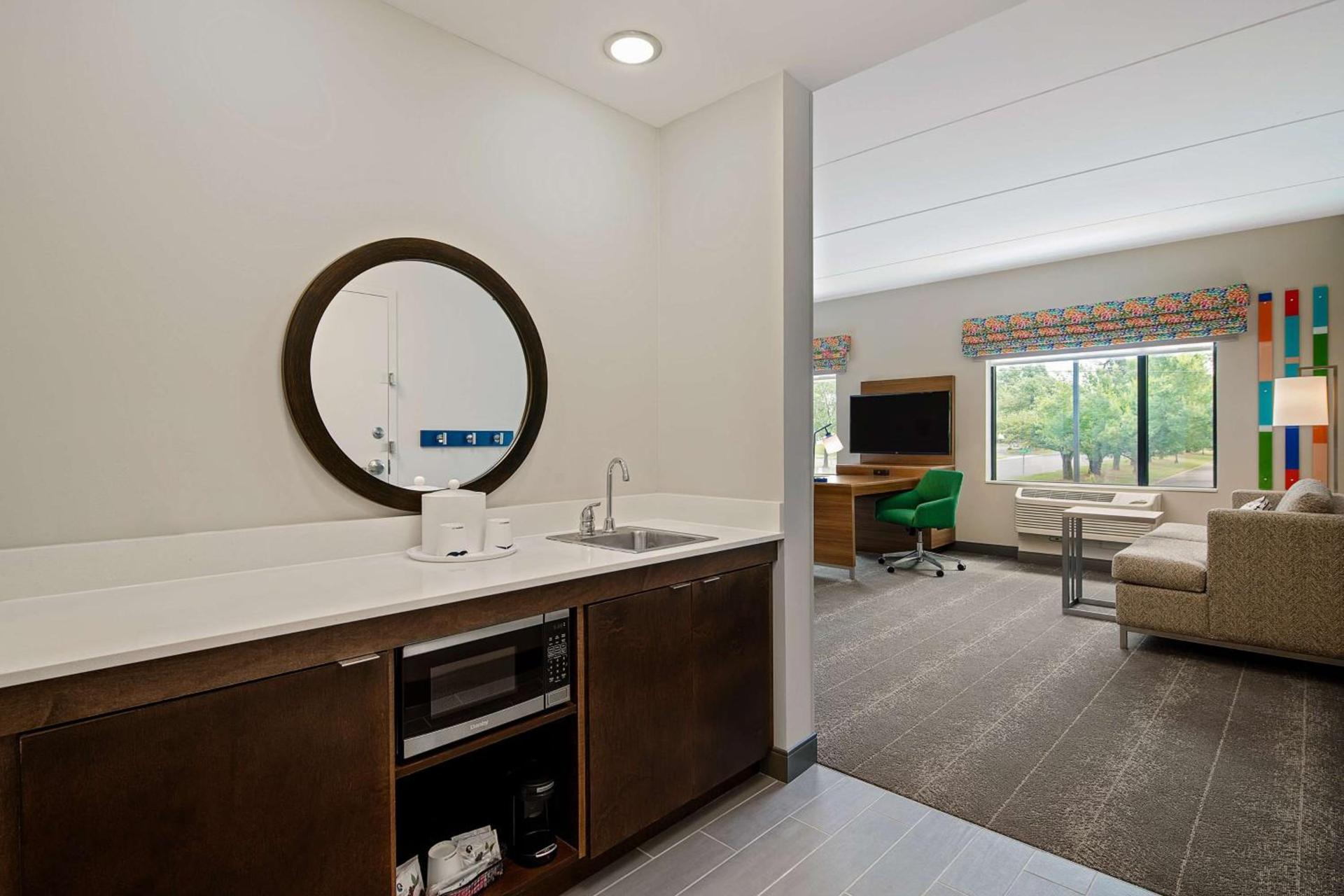 Hampton Inn & Suites Raleigh Midtown, NC photo 37