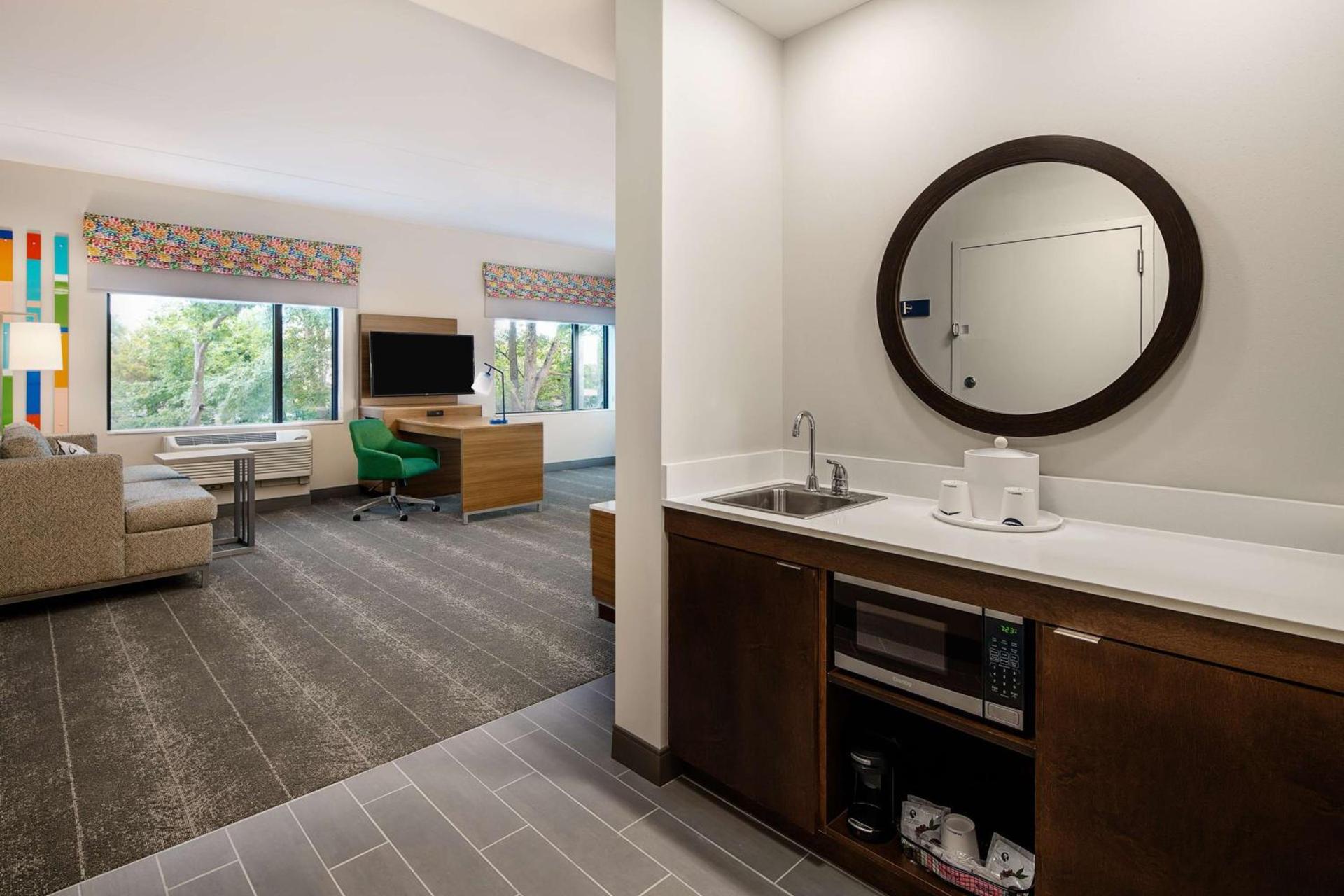 Hampton Inn & Suites Raleigh Midtown, NC photo 38