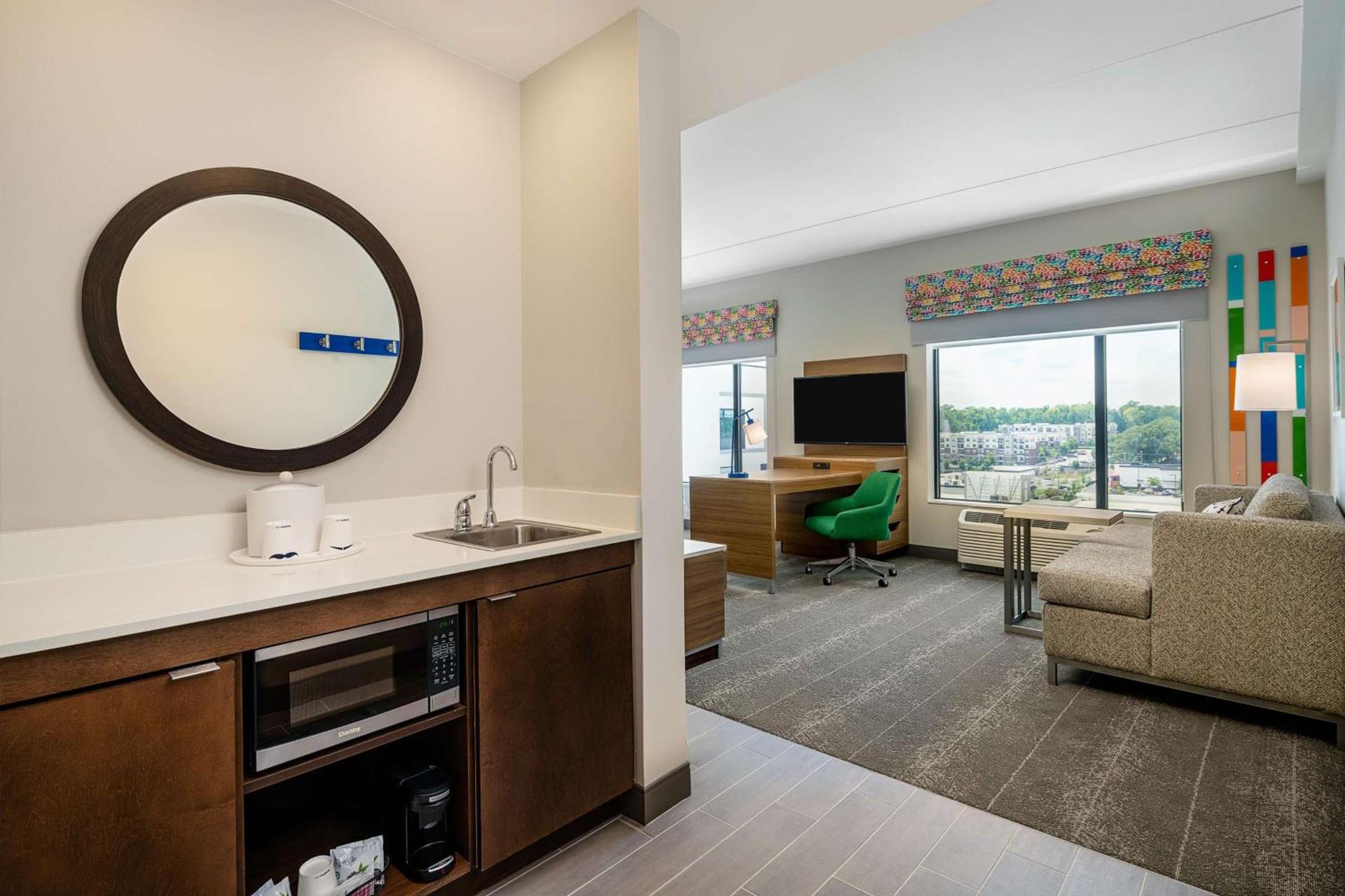Hampton Inn & Suites Raleigh Midtown, NC photo 40