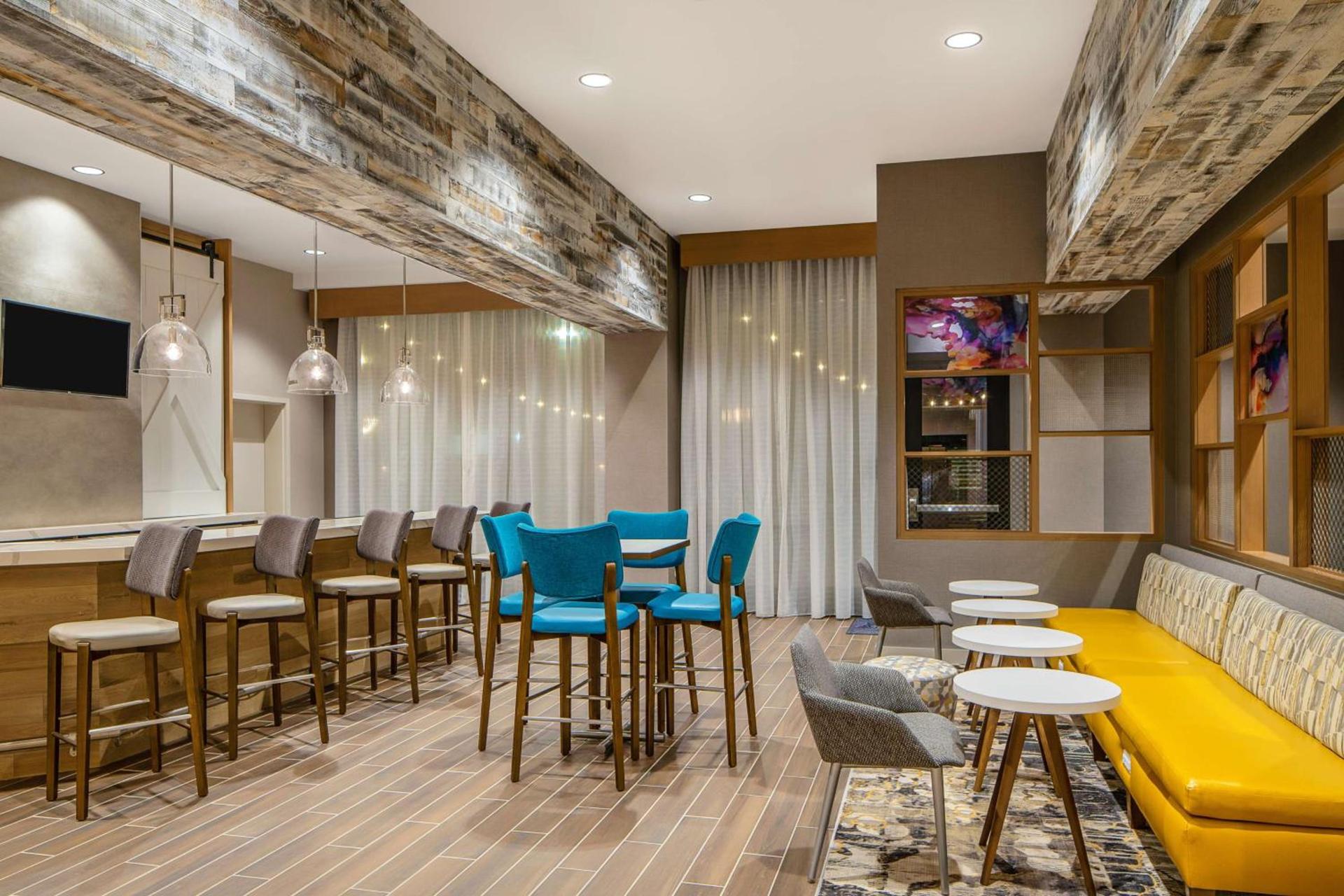 Hampton Inn & Suites Raleigh Midtown, NC photo 42