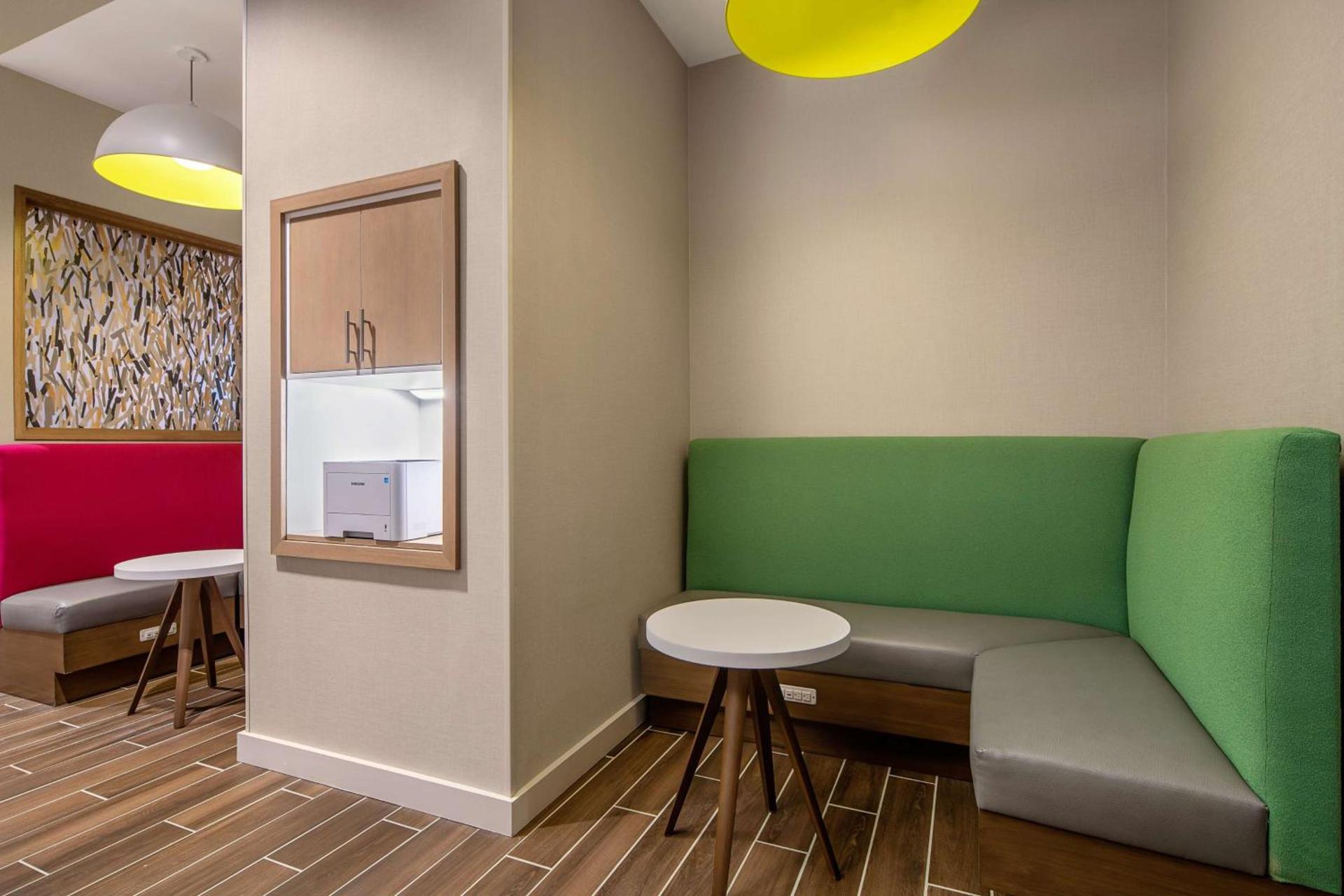 Hampton Inn & Suites Raleigh Midtown, NC photo 43