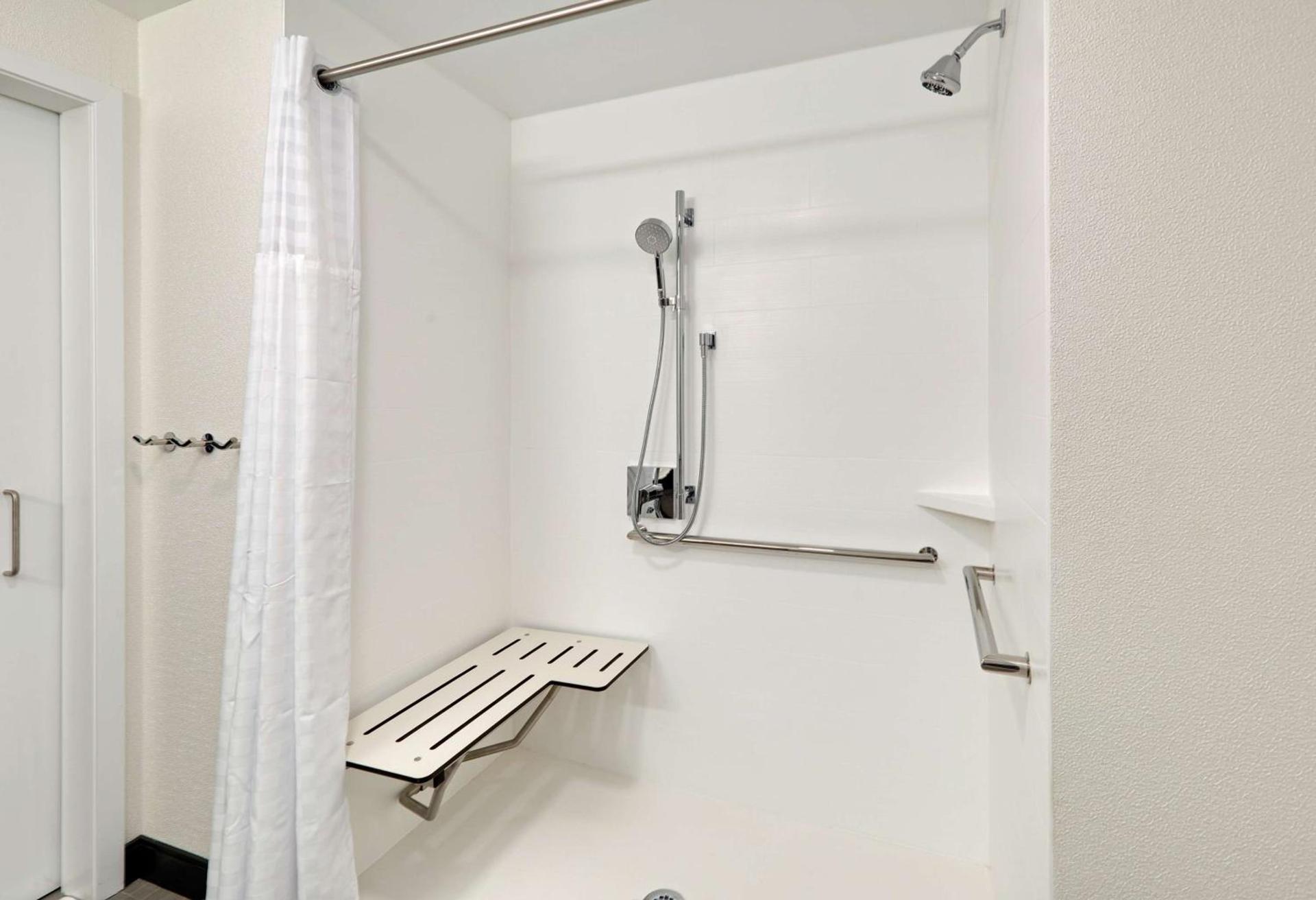 Hampton Inn by Hilton Irvine Spectrum Lake Forest photo 18