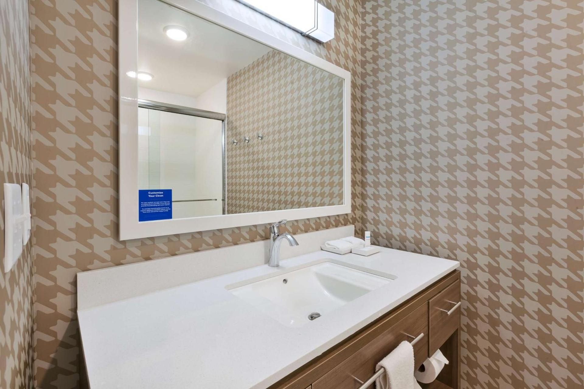 Home2 Suites By Hilton Battle Creek photo 12