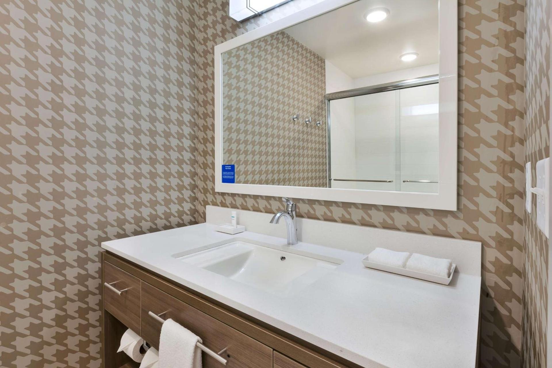 Home2 Suites By Hilton Battle Creek photo 14