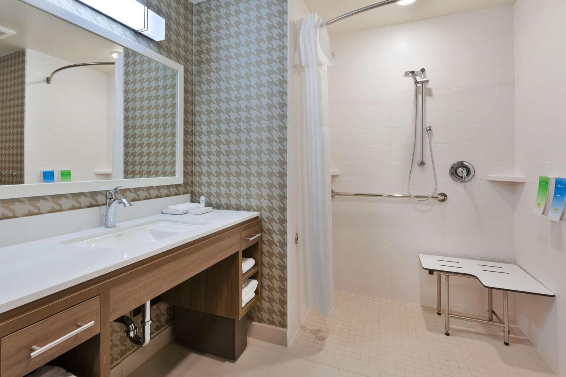 Home2 Suites By Hilton Battle Creek photo 20