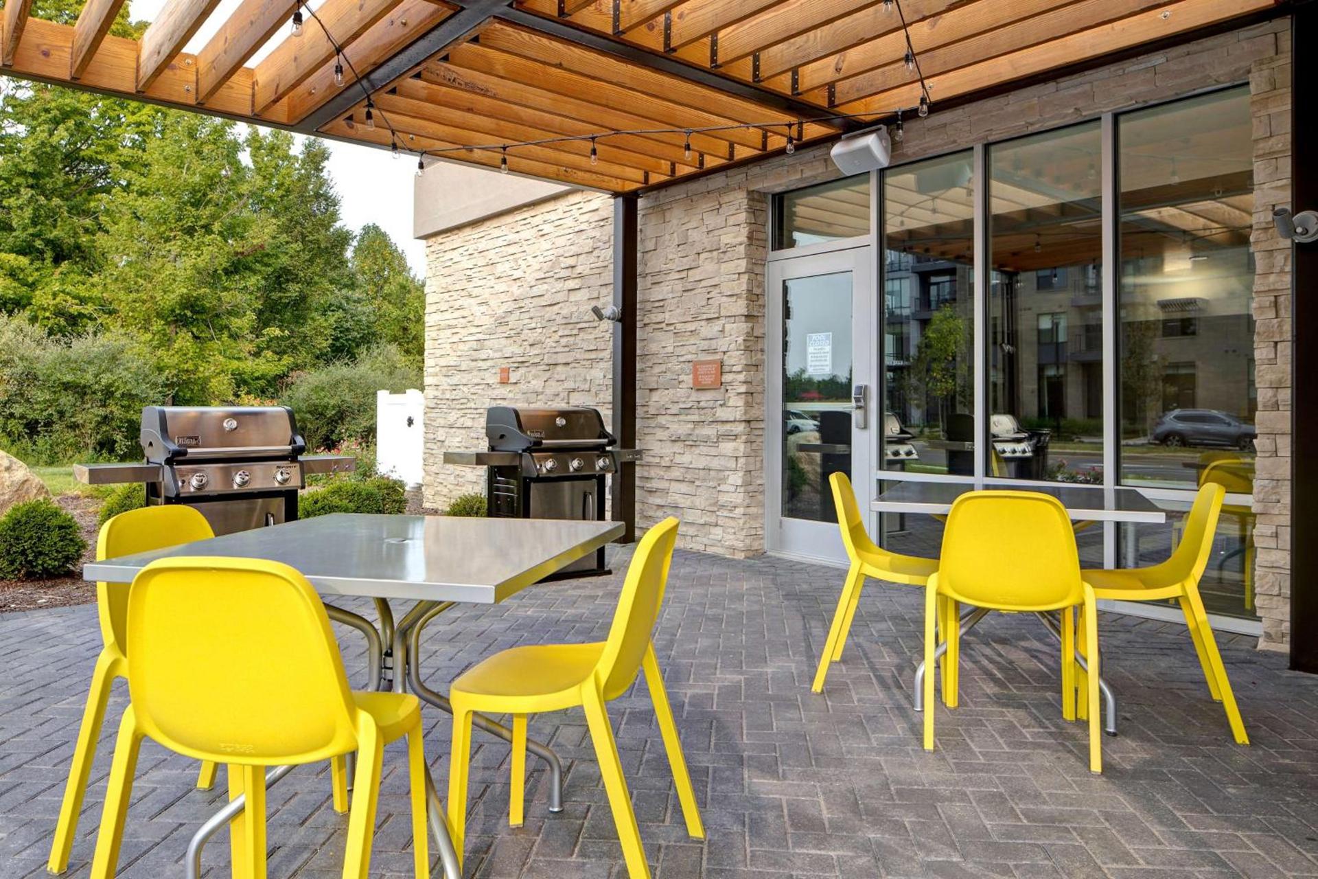Home2 Suites By Hilton Carmel Indianapolis photo 2