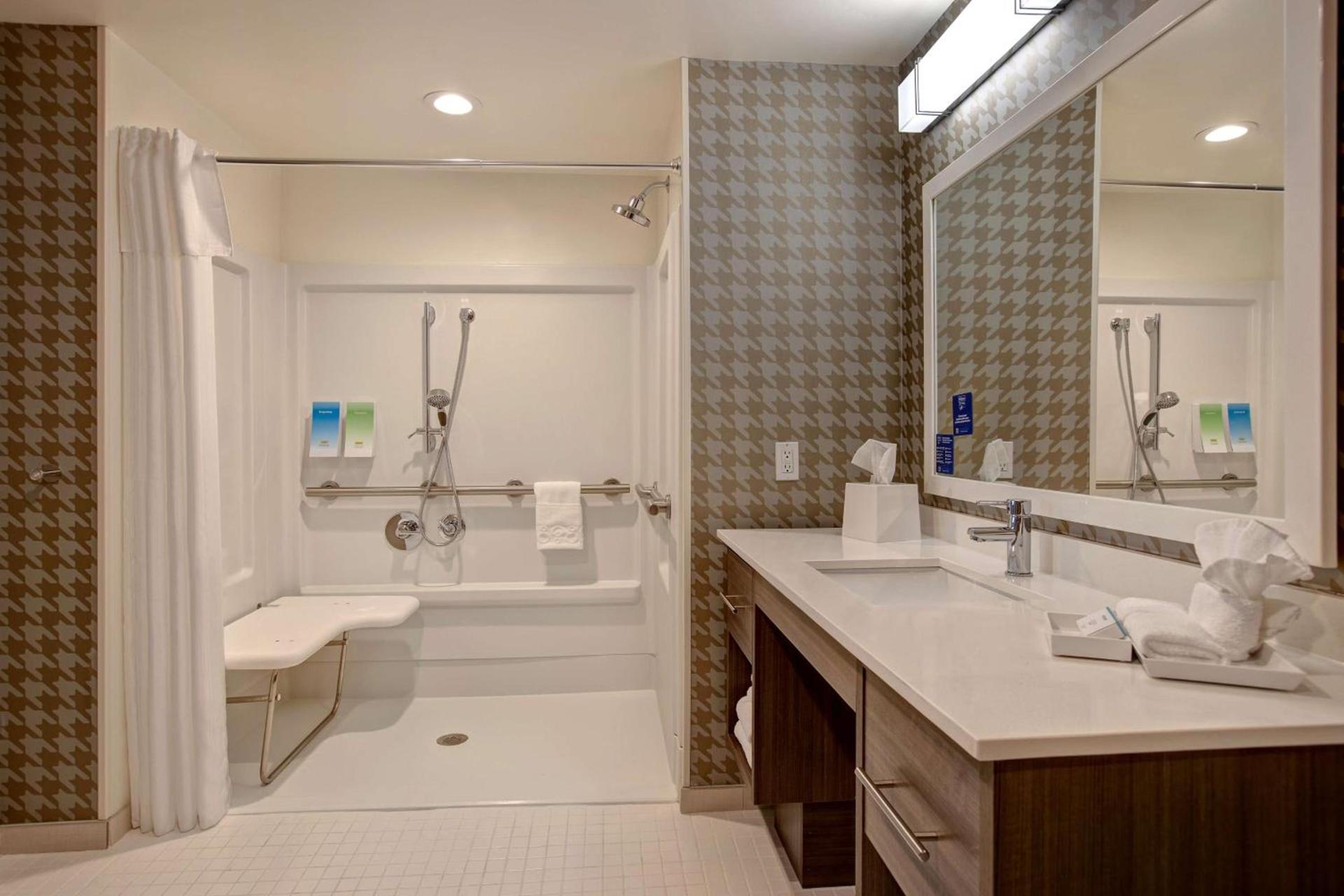 Home2 Suites By Hilton Carmel Indianapolis photo 22