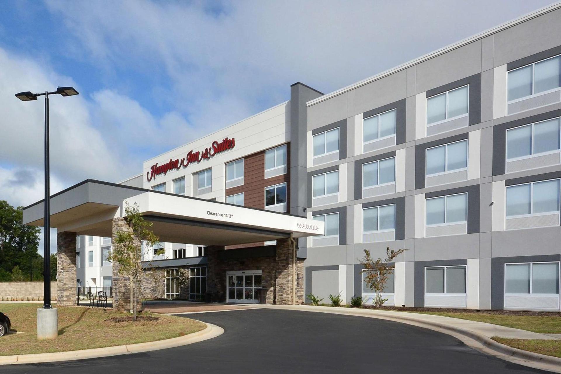 Hampton Inn & Suites Charlotte North I 485 photo 1