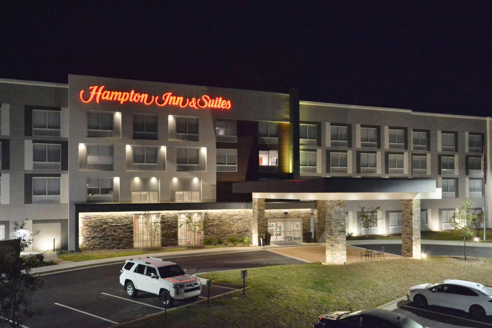 Hampton Inn & Suites Charlotte North I 485 photo 3