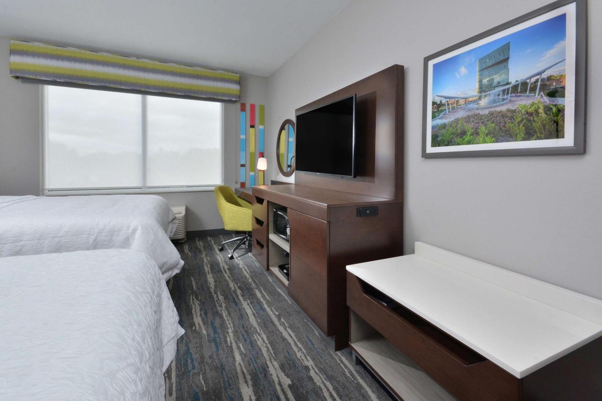 Hampton Inn & Suites Charlotte North I 485 photo 23