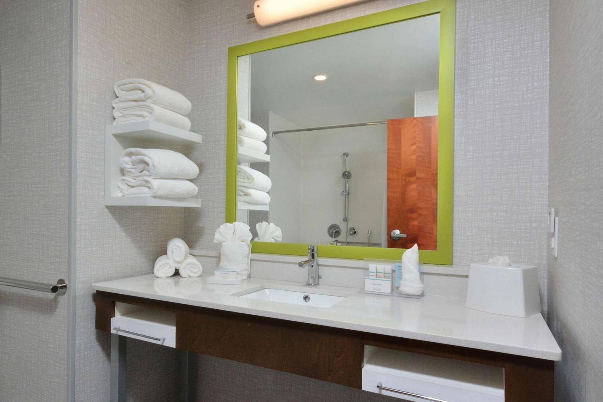 Hampton Inn & Suites Charlotte North I 485 photo 25
