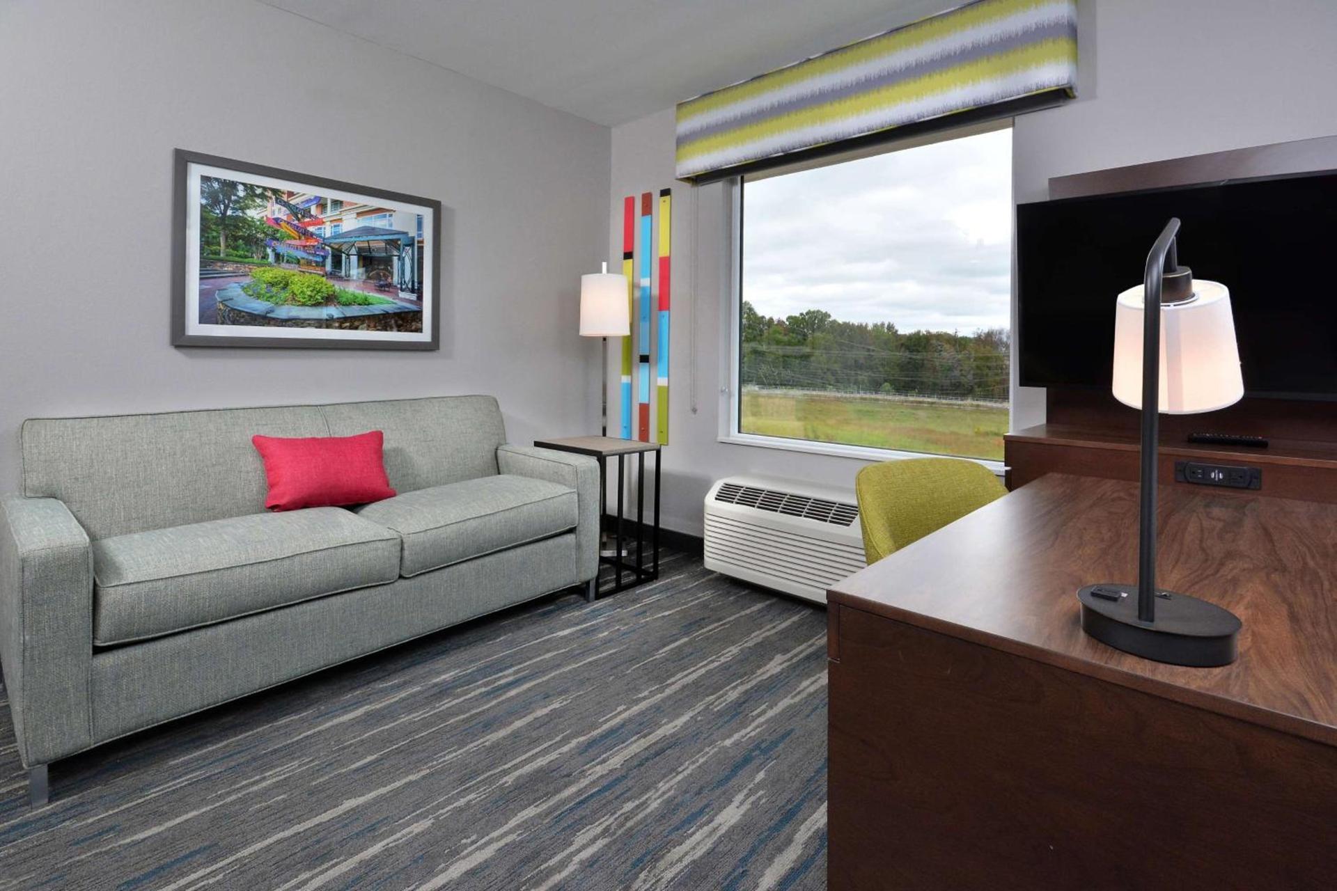 Hampton Inn & Suites Charlotte North I 485 photo 30