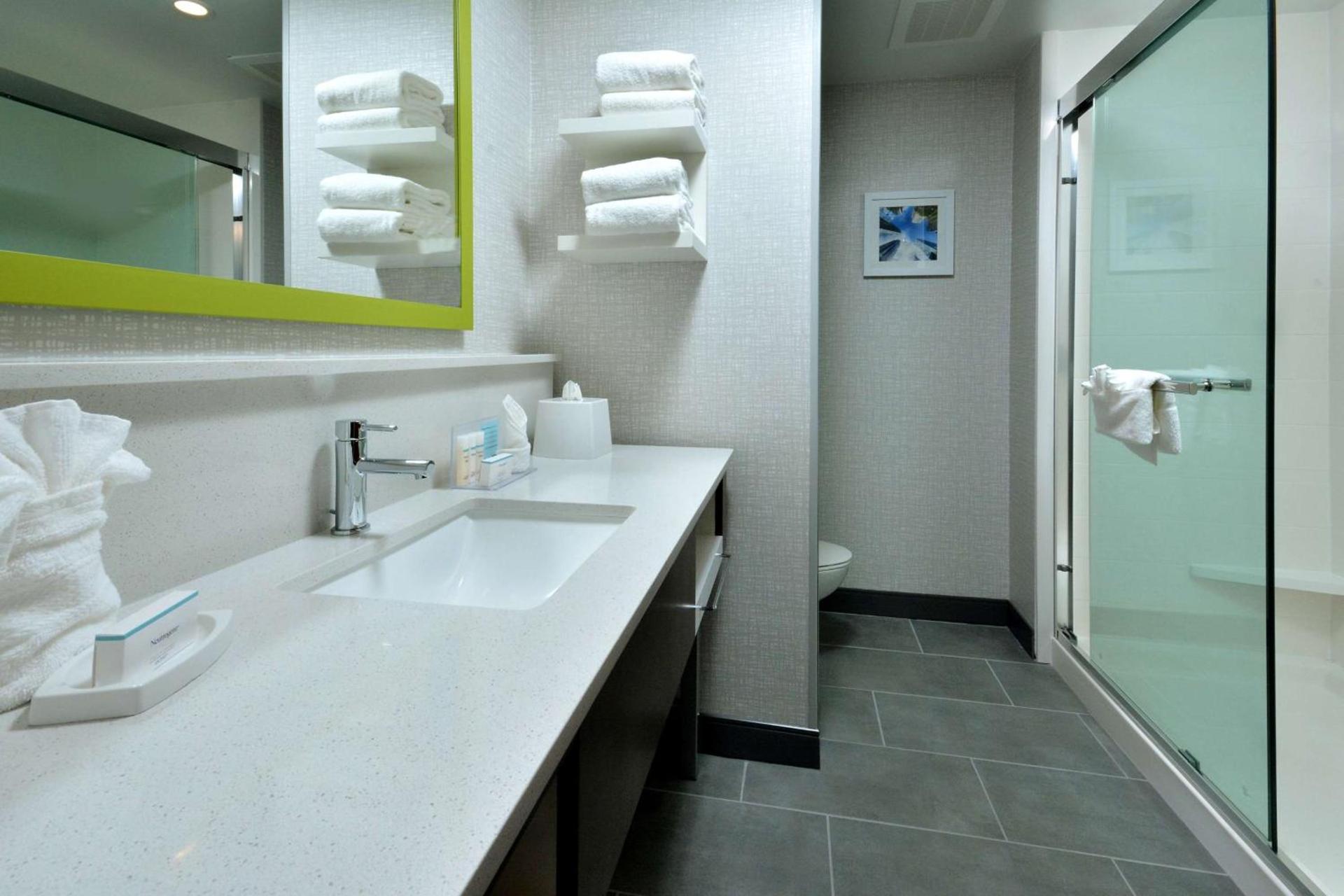Hampton Inn & Suites Charlotte North I 485 photo 36