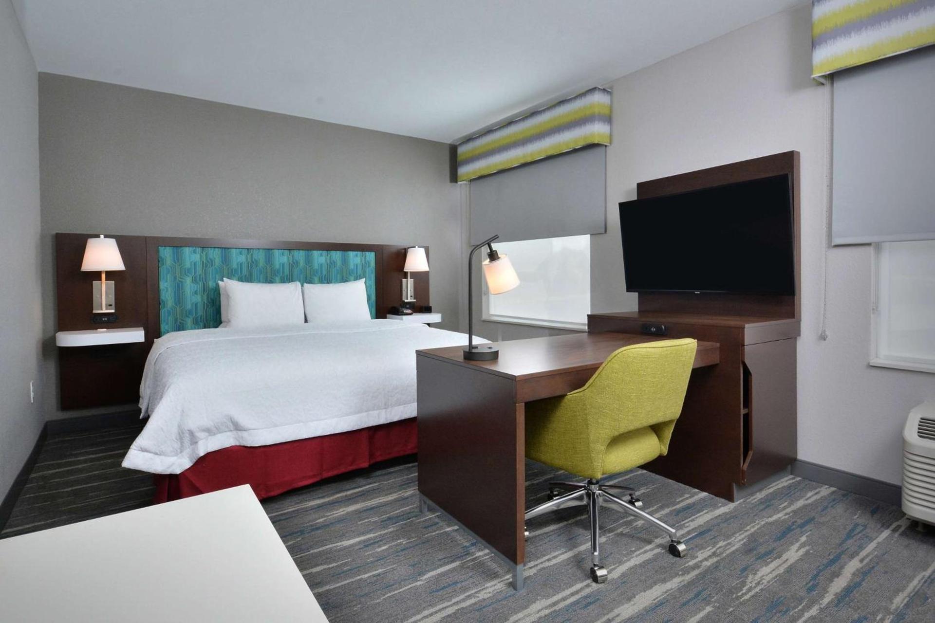 Hampton Inn & Suites Charlotte North I 485 photo 41