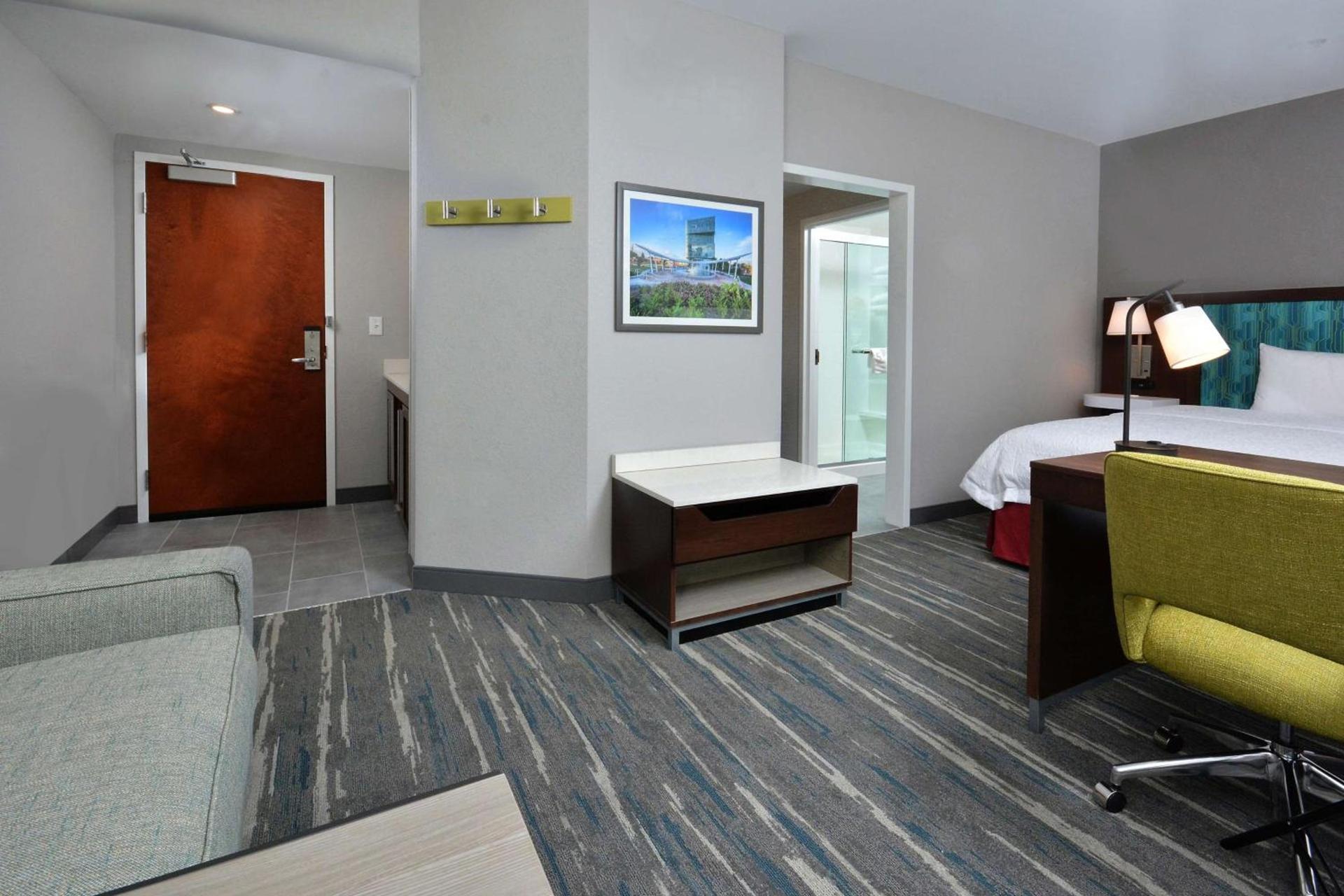 Hampton Inn & Suites Charlotte North I 485 photo 42