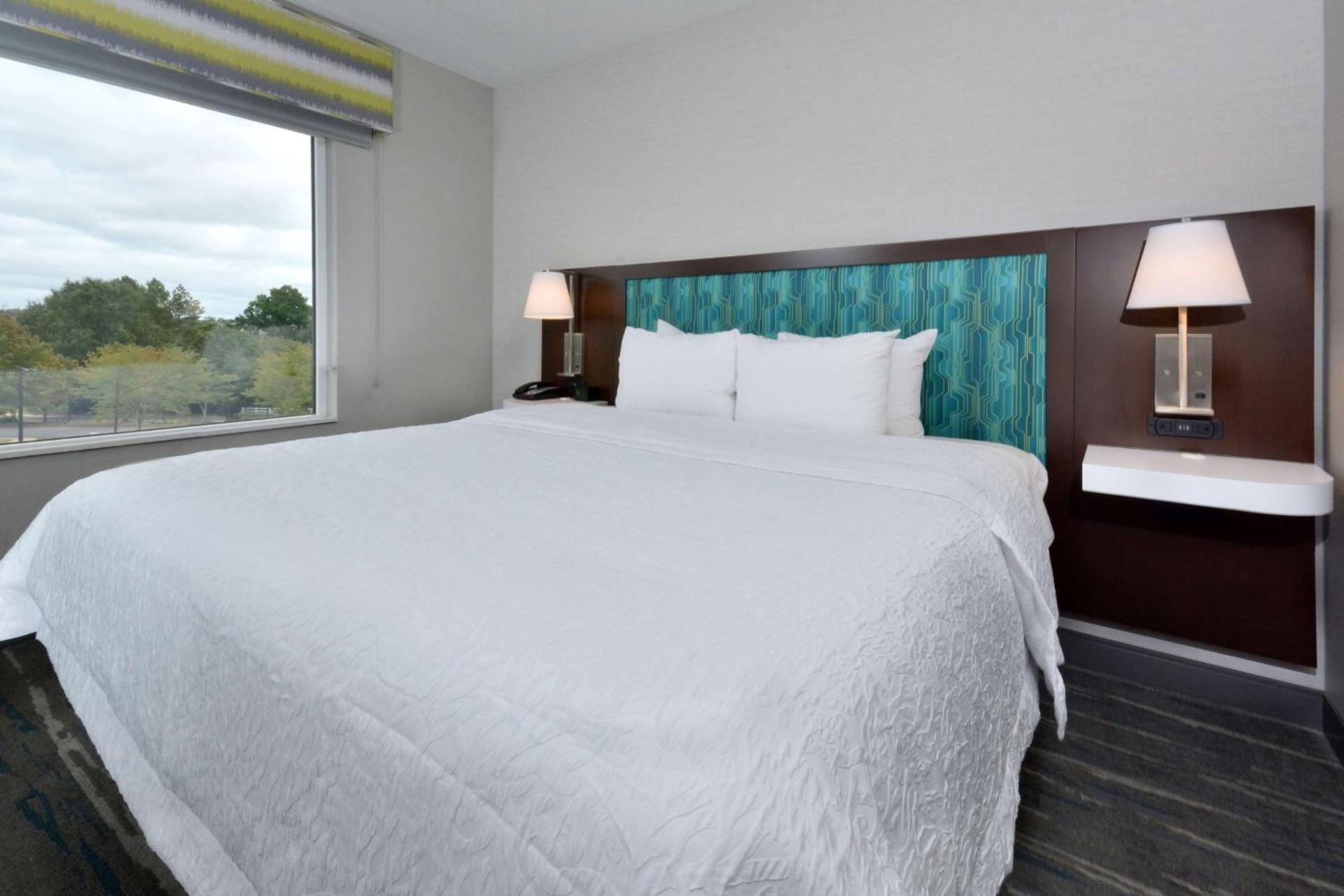Hampton Inn & Suites Charlotte North I 485 photo 52